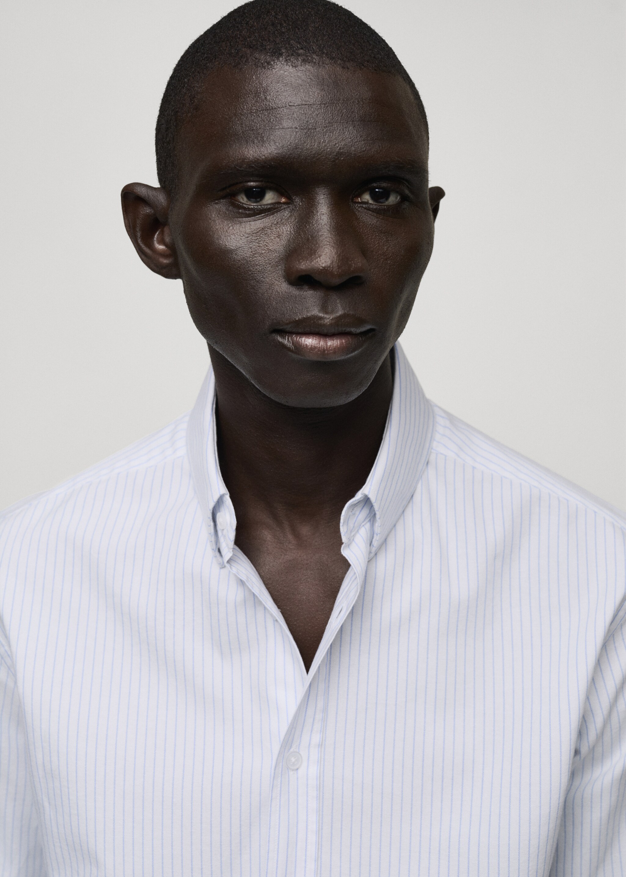 Hemd aus 100 % Baumwolle mit Kodakstreifen - Detail des Artikels 1, Weiß. Ref: 87000603-00.