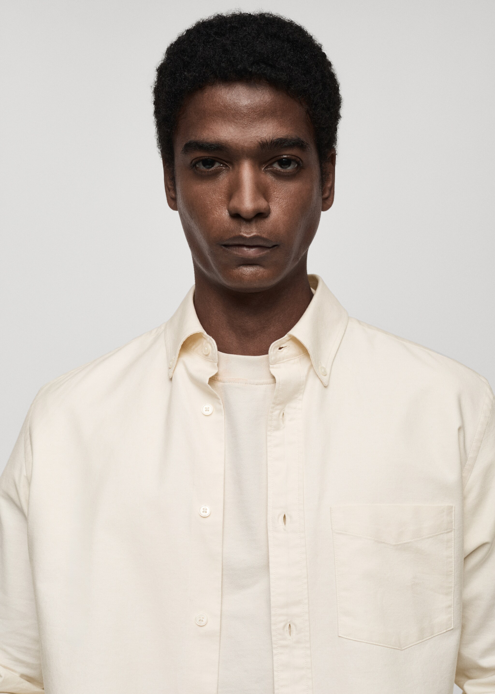 100% cotton Oxford shirt - Details of the article 1, Ecru. Ref: 87000604-00.