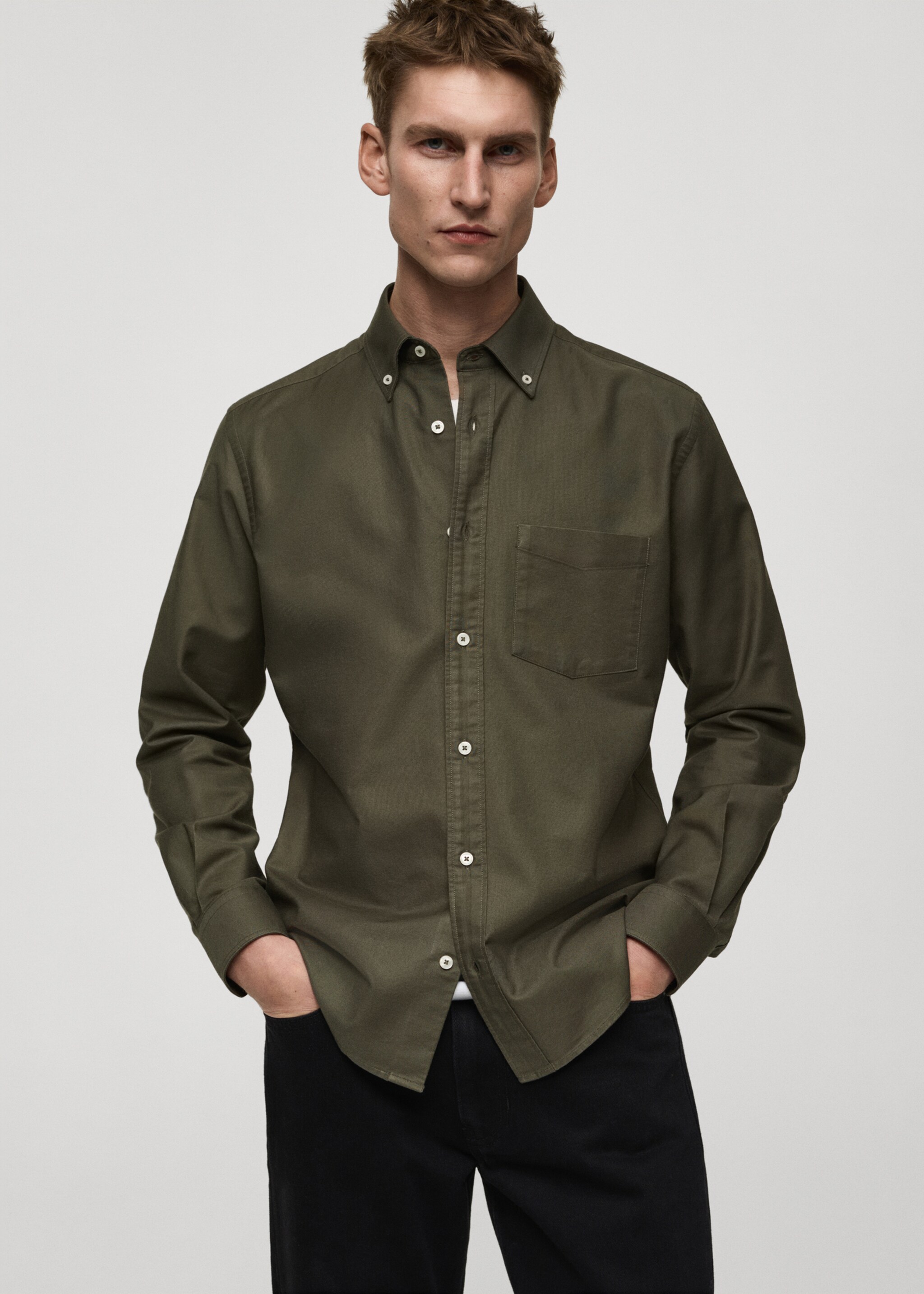 100% cotton Oxford shirt - Details of the article 2, Khaki. Ref: 87000604-00.