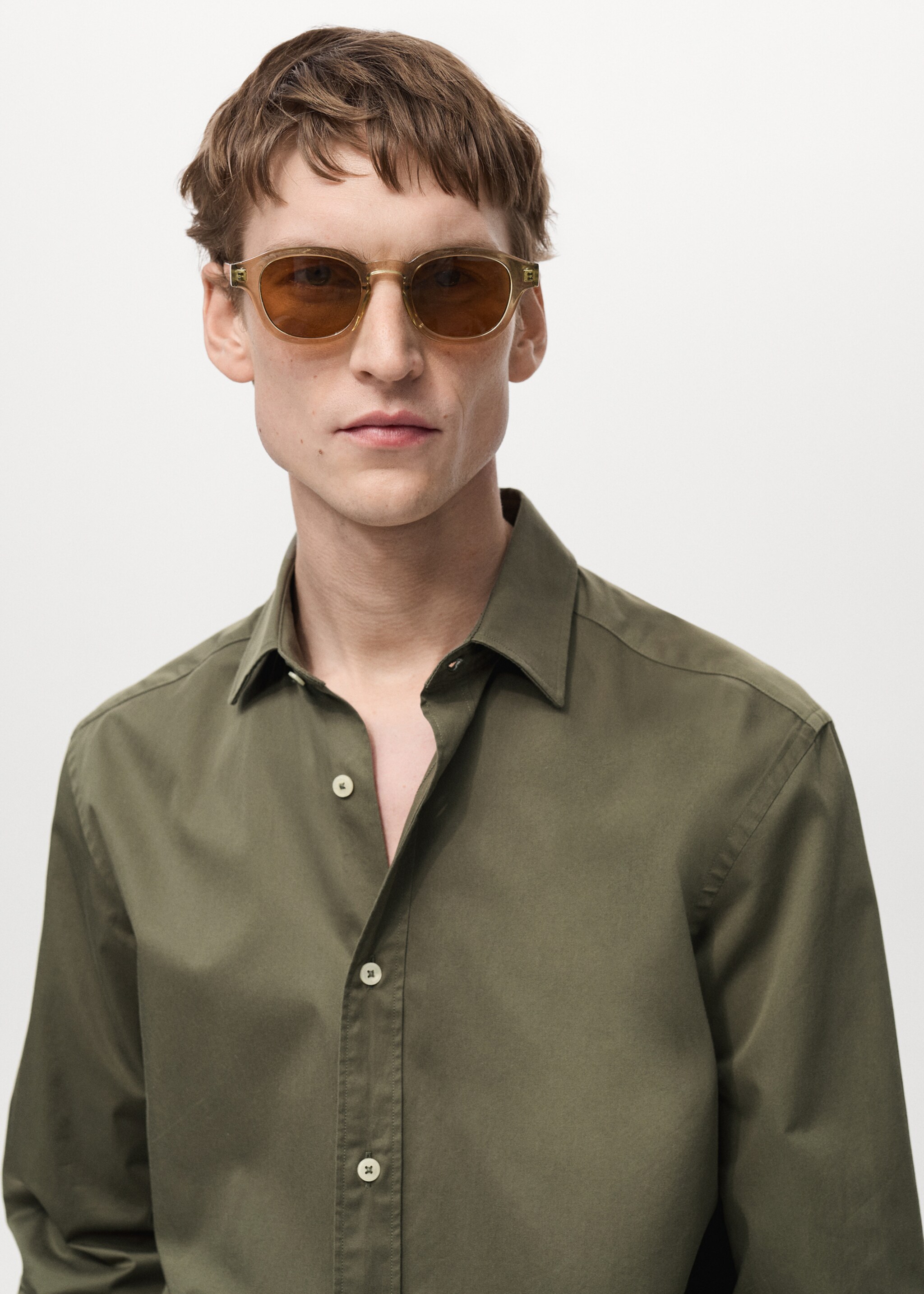100% cotton regular fit shirt - Details of the article 1, Khaki. Ref: 87000606-00.