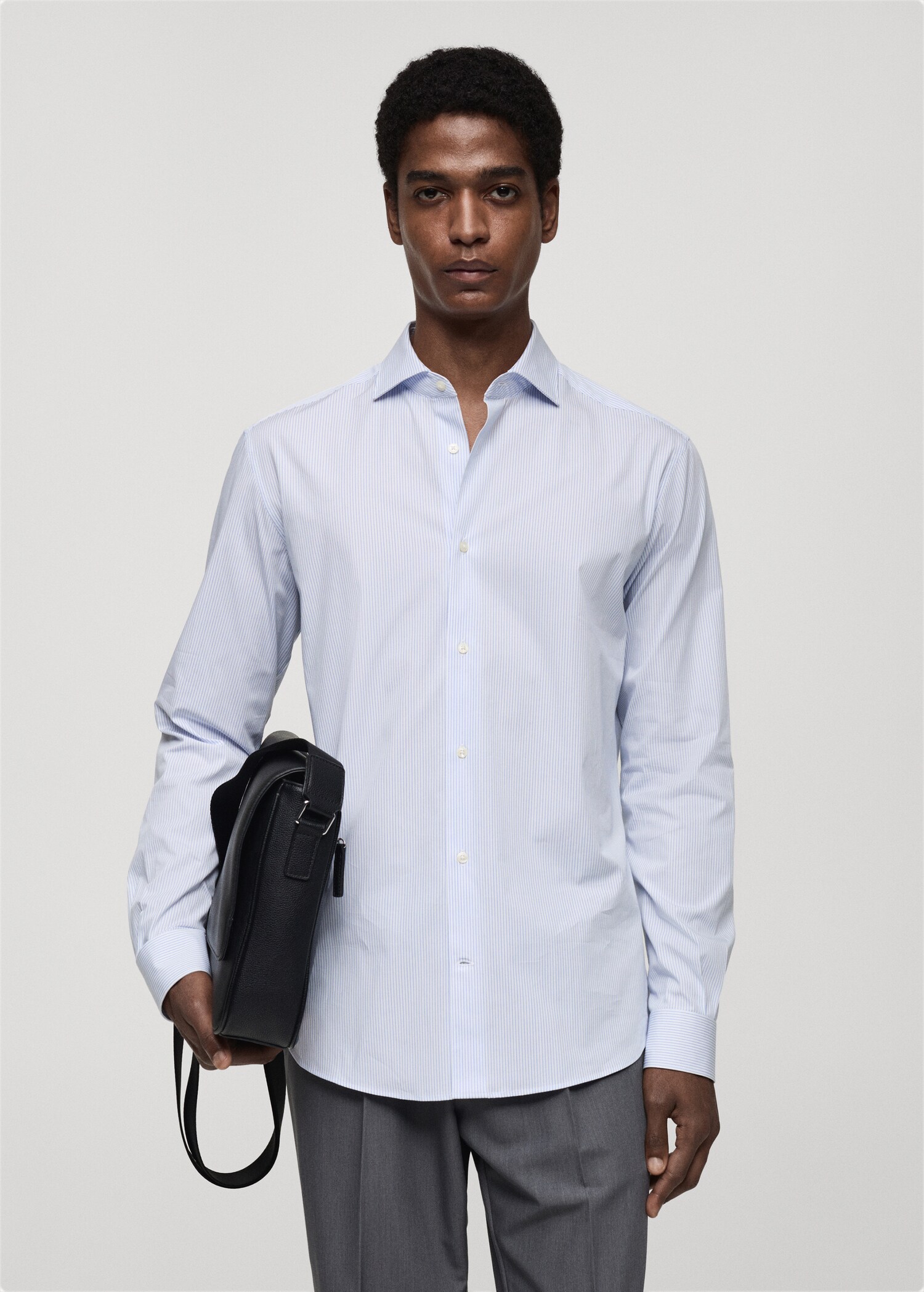 Bavlněná košile slim fit s proužky - Náhled ve středové rovině