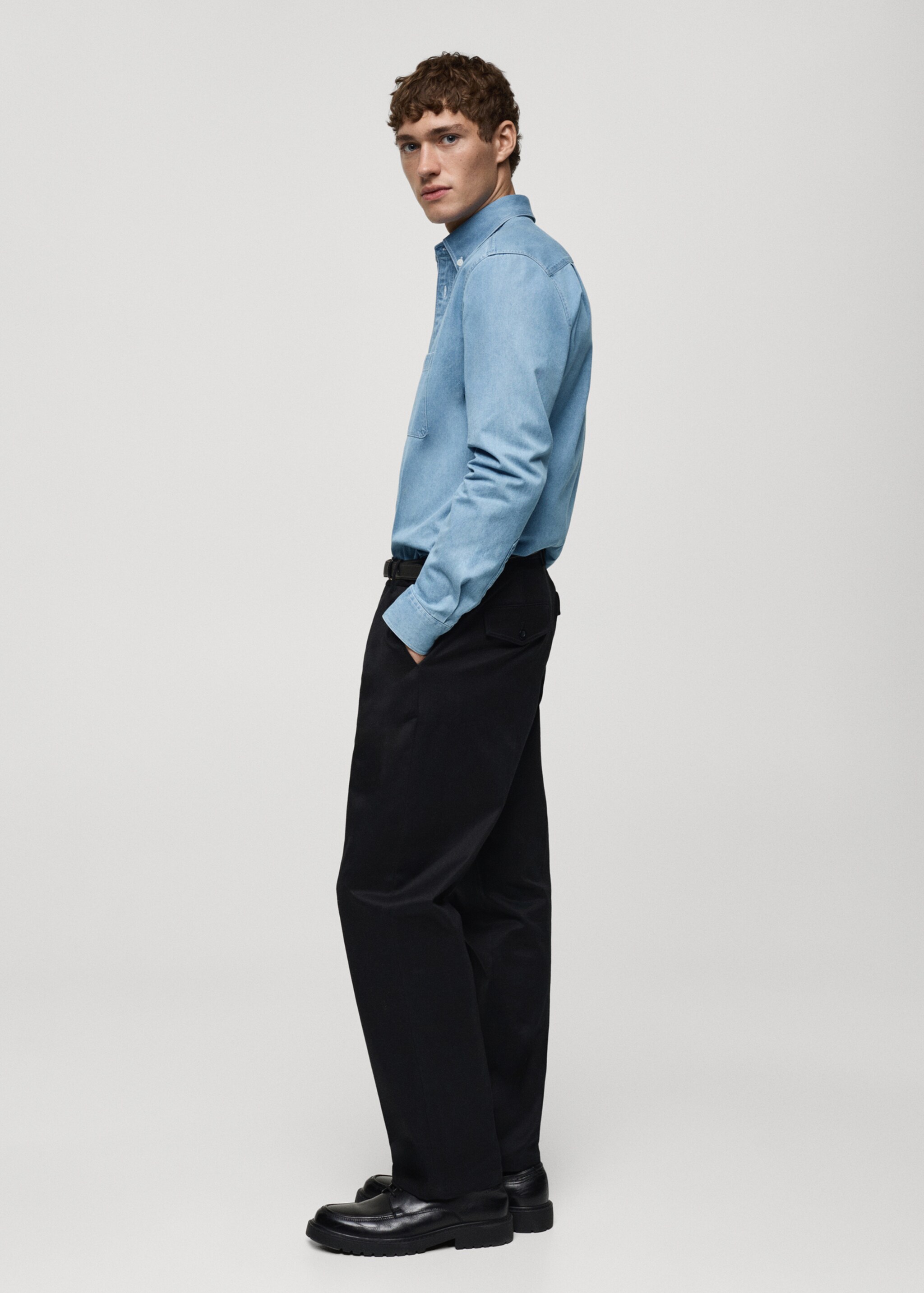 100% cotton denim shirt - Details of the article 2, Medium Blue. Ref: 87000609-00.