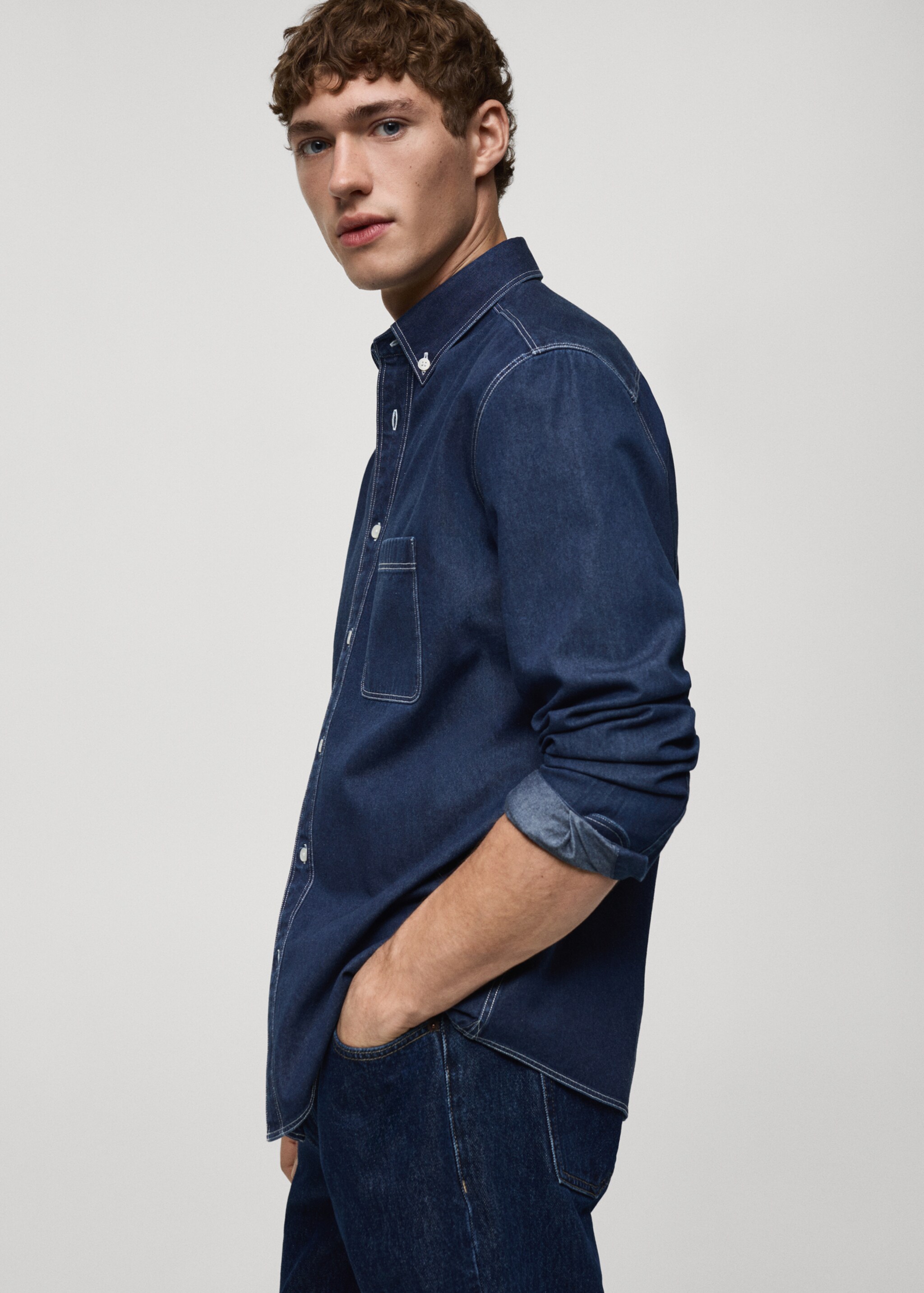 100% cotton denim shirt - Details of the article 2, Dark Blue. Ref: 87000609-00.