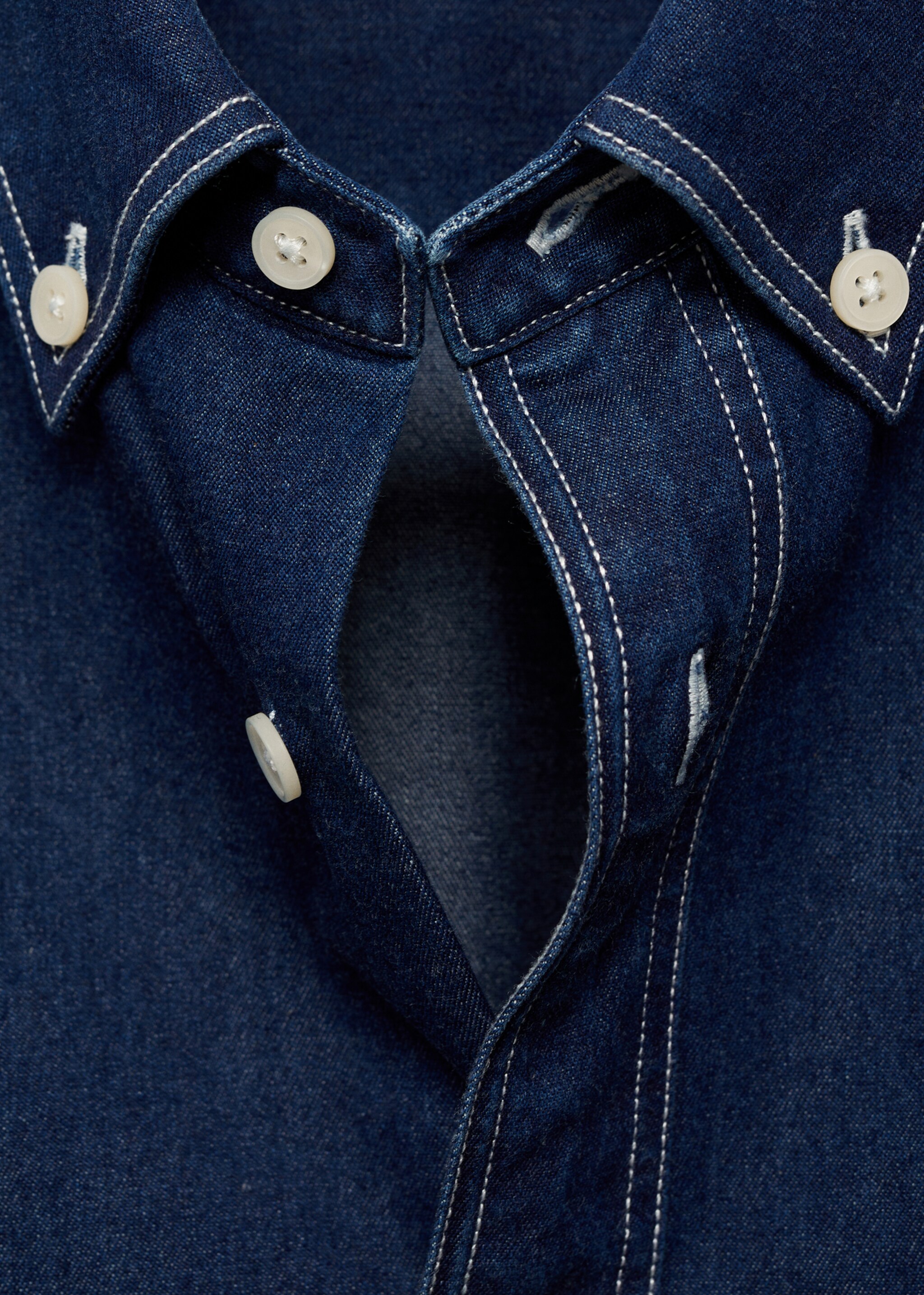 100% cotton denim shirt - Details of the article 8, Dark Blue. Ref: 87000609-00.