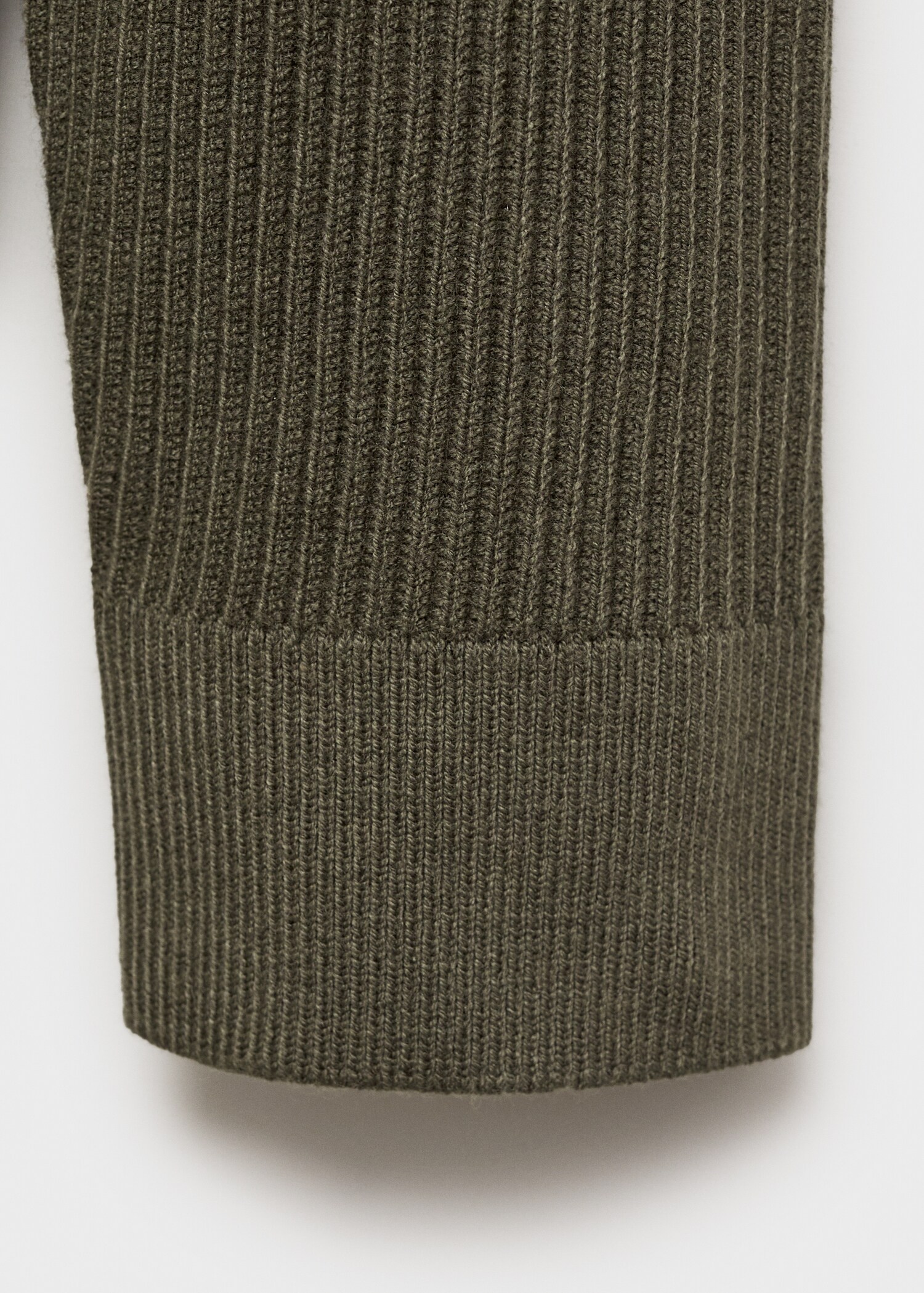 Ribbed sweater with zip neck - Details of the article 0