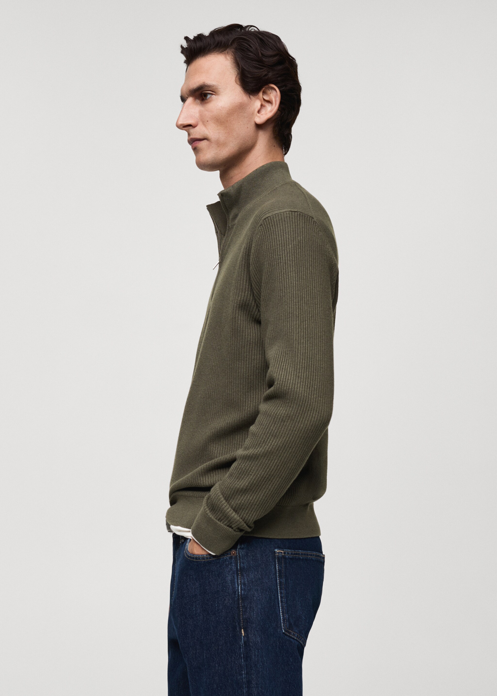 Ribbed sweater with zip neck - Details of the article 2, Khaki. Ref: 87000611-00.
