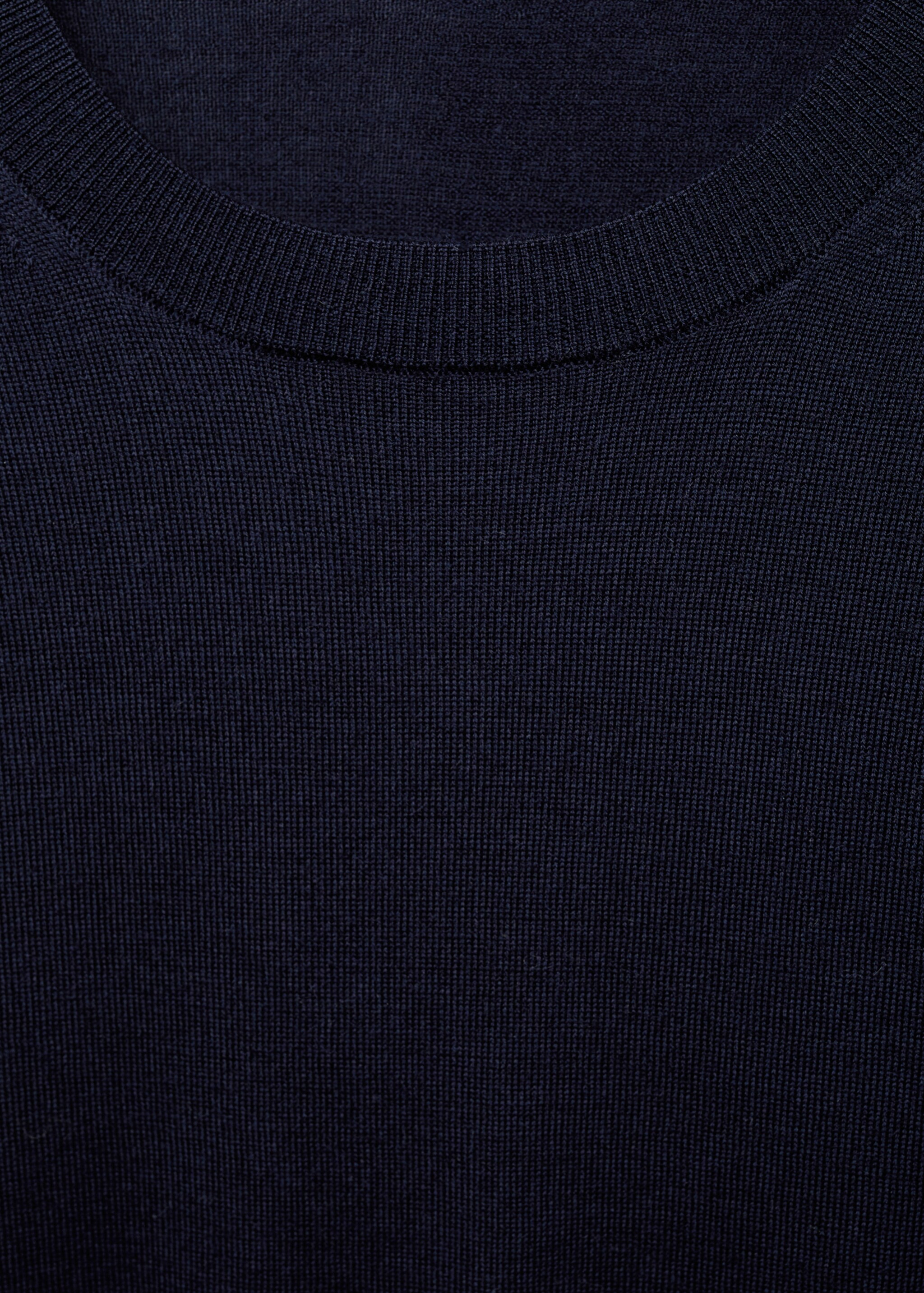 100% merino wool sweater - Details of the article 8, Dark Navy. Ref: 87000616-00.
