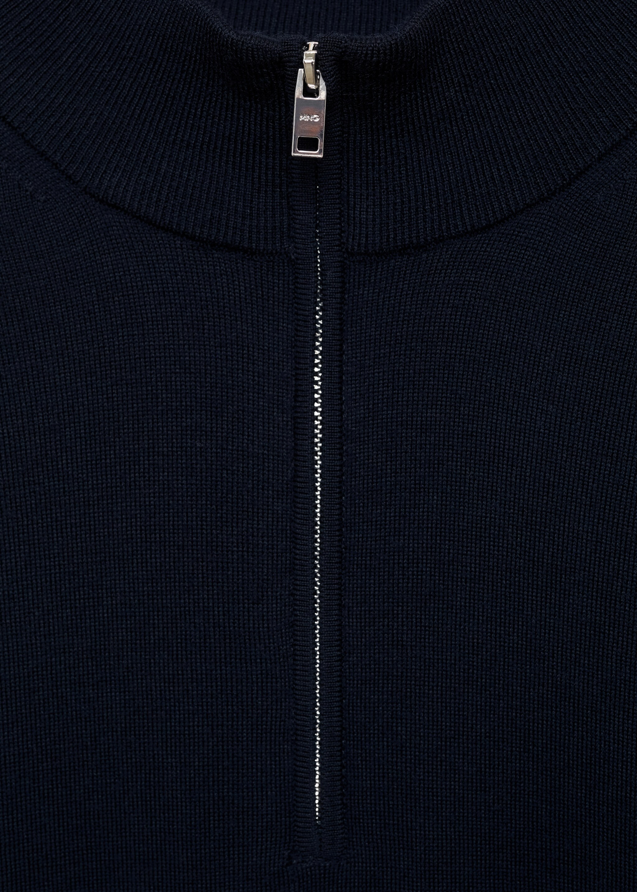 Pull-over 100 % laine mérinos col montant zippé - Détail de l'article 8, Bleu marine foncé. Ref: 87000617-00.