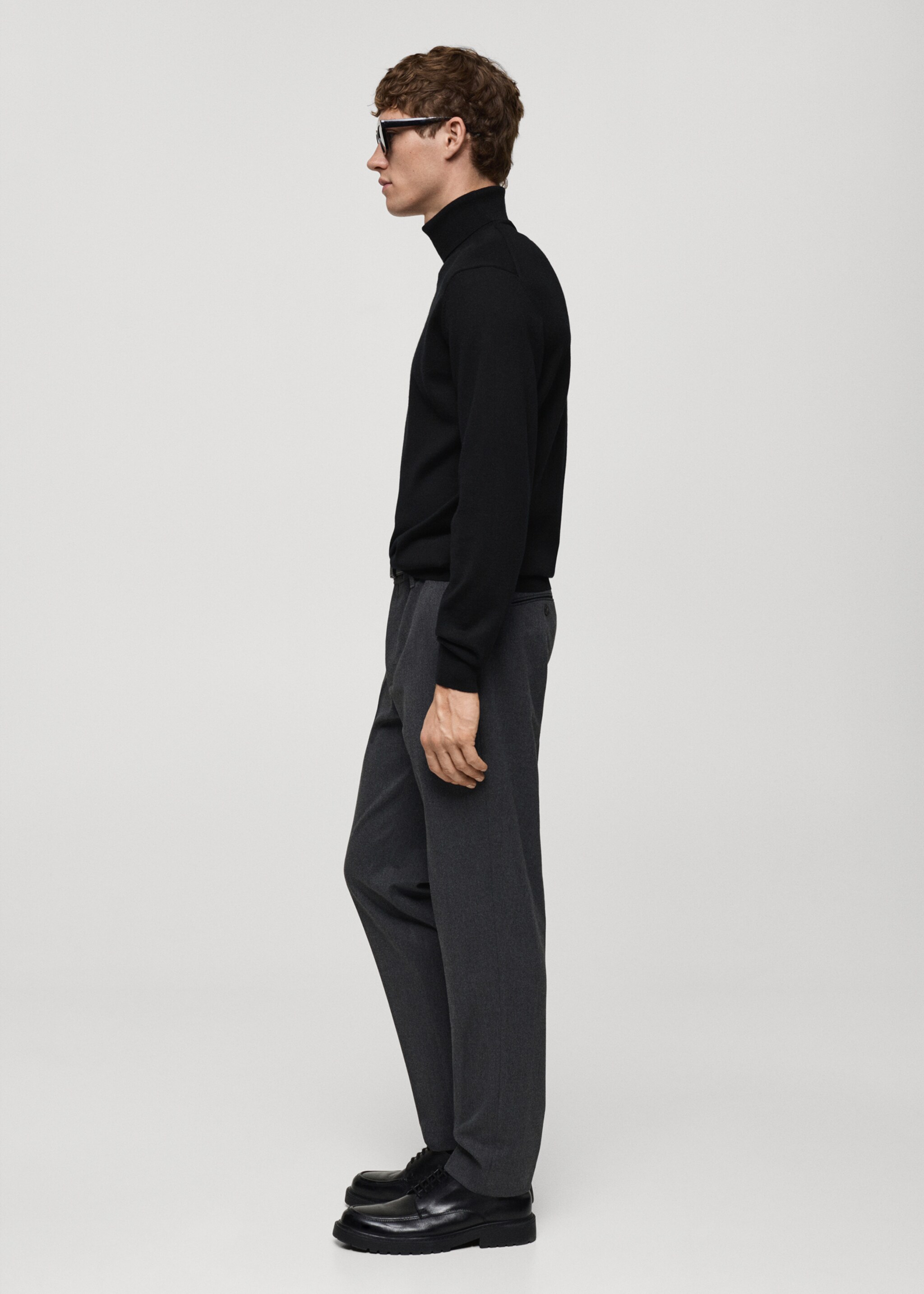 100% merino wool turtleneck sweater - Details of the article 2, Black. Ref: 87000619-00.