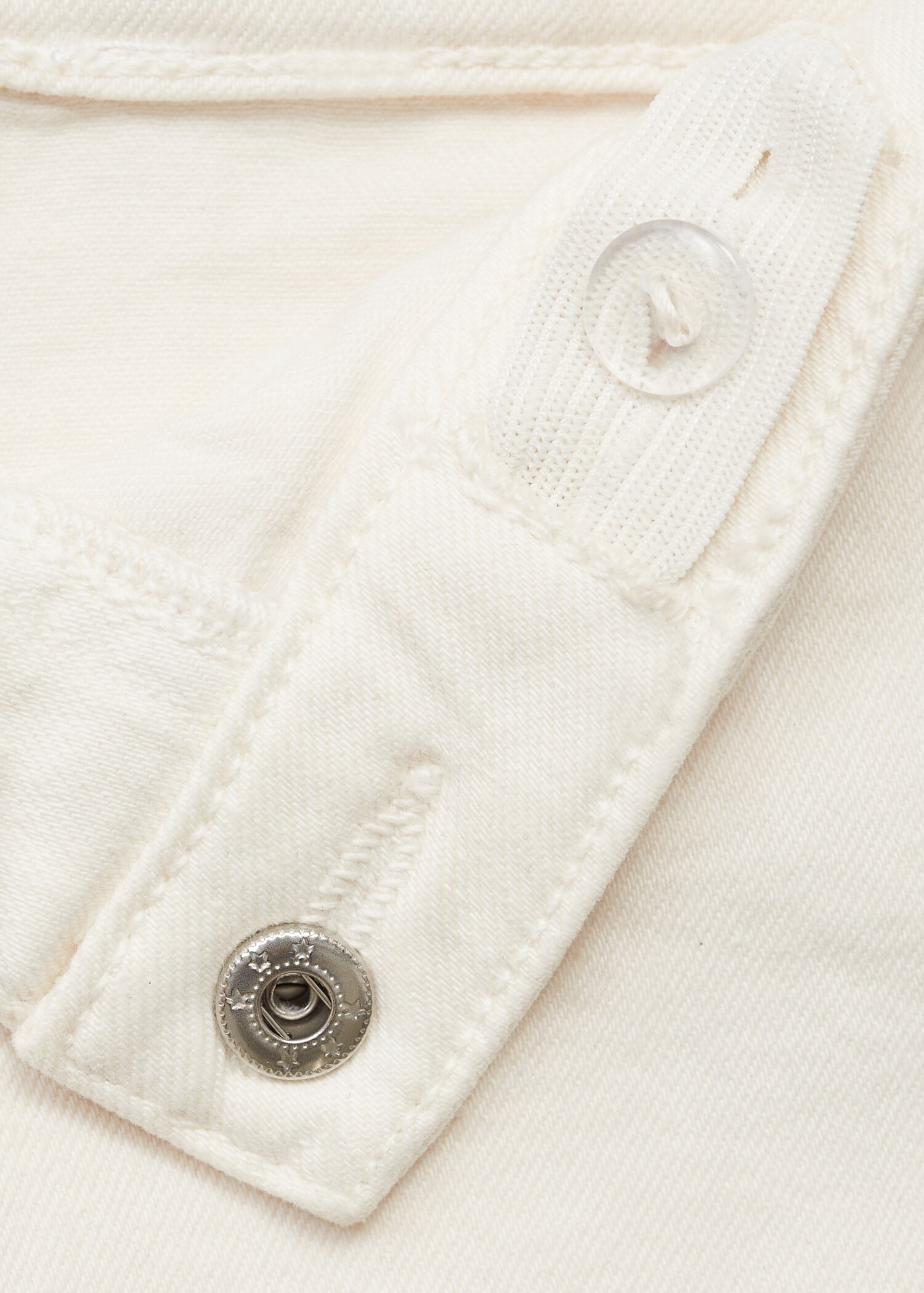 Seamless jeans with frayed hem - Details of the article 0