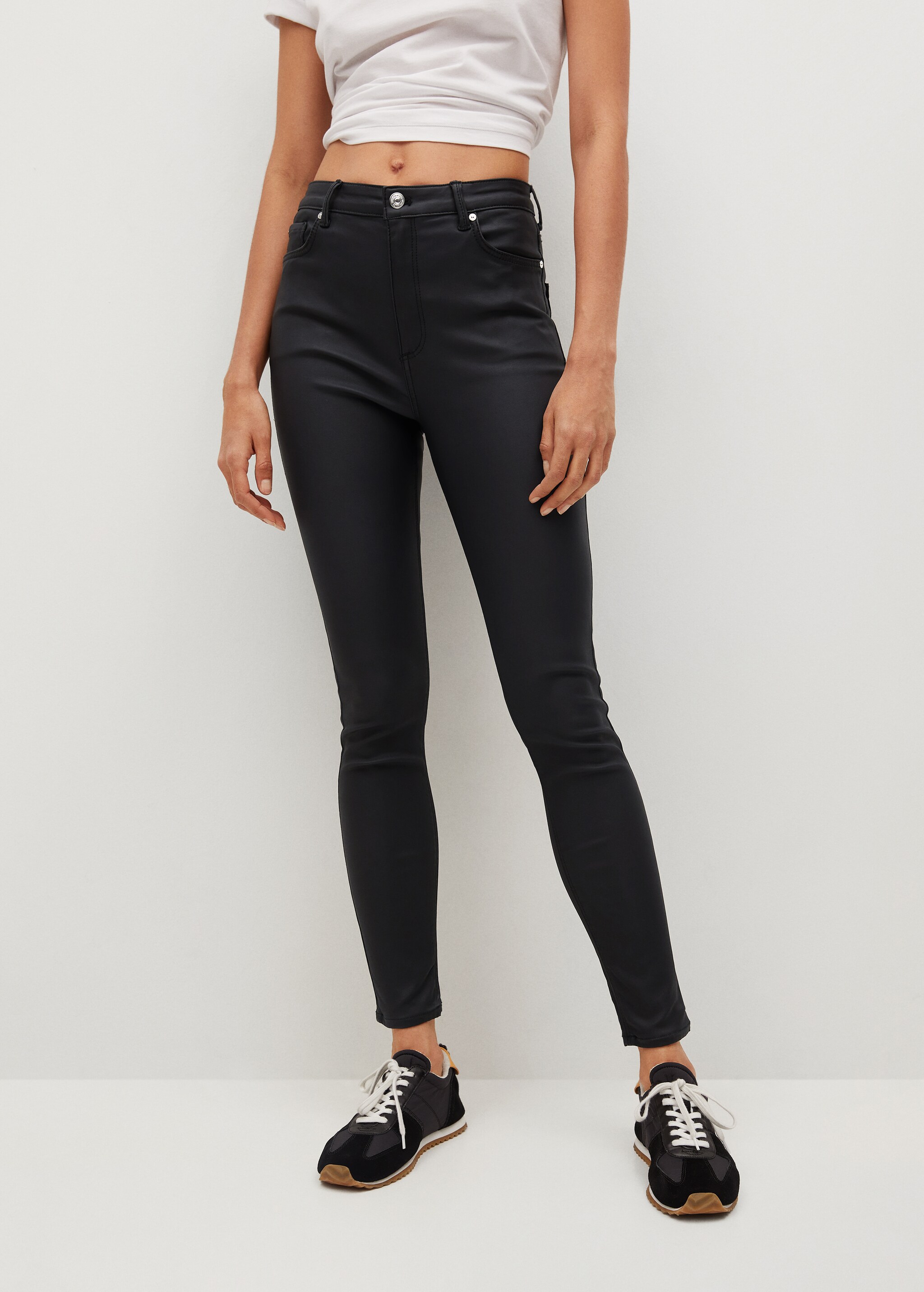 Jeans skinny tiro alto Noa encerado - Plano medio