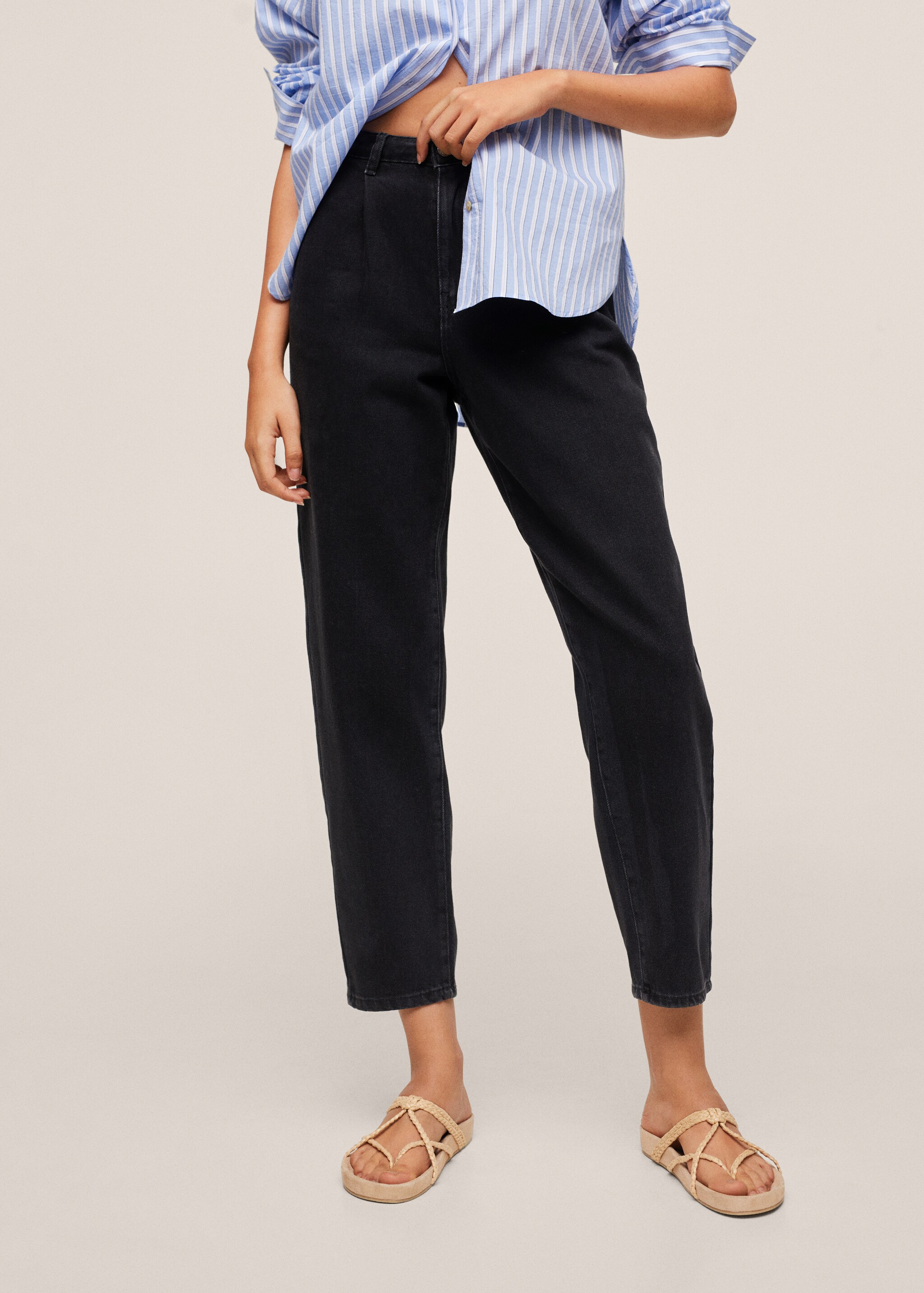 Jeans slouchy pinzas  - Plano medio