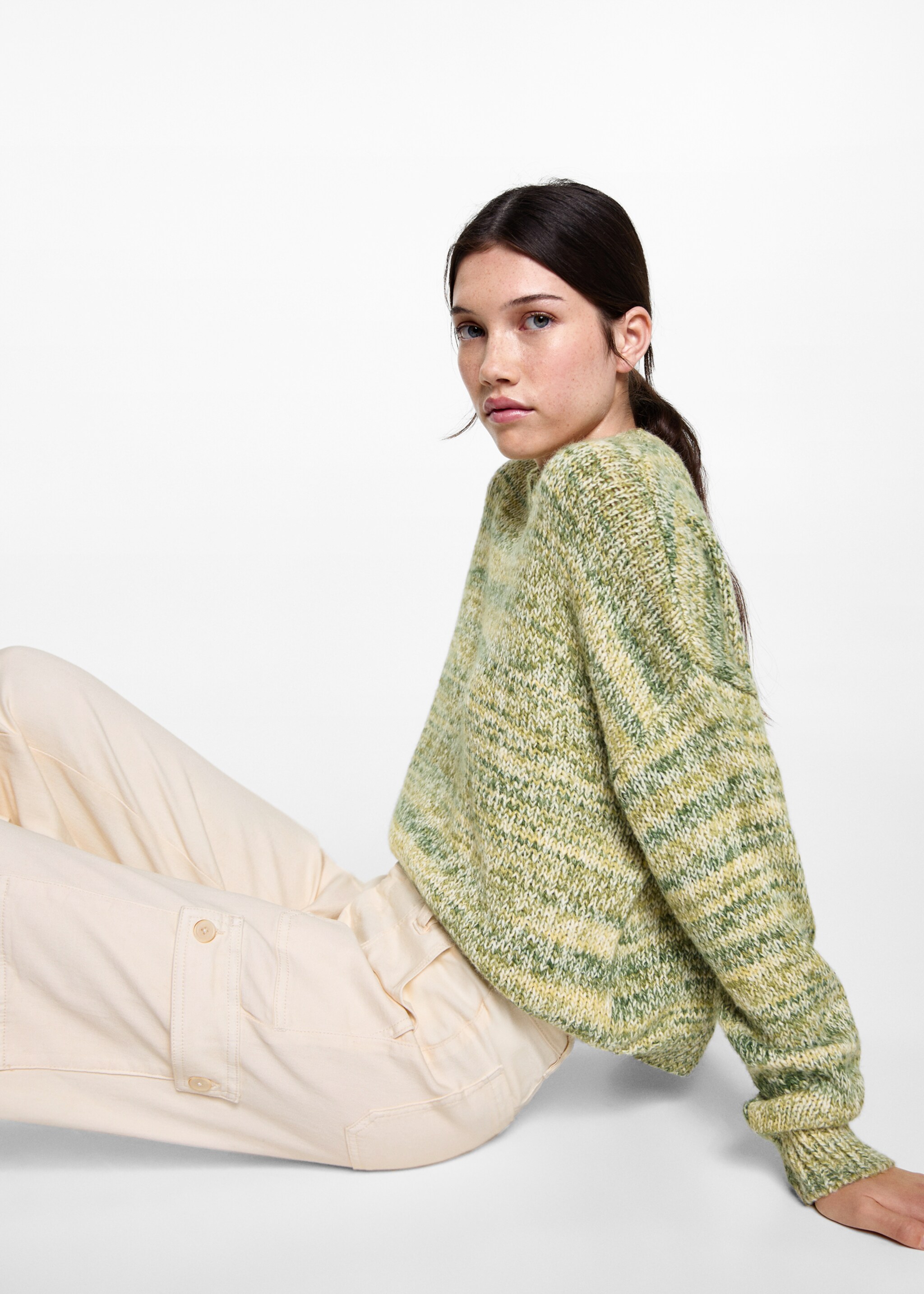 Culotte-Jeans mit Taschen - Detail des Artikels 1, Ecru. Ref: 87001090-00.