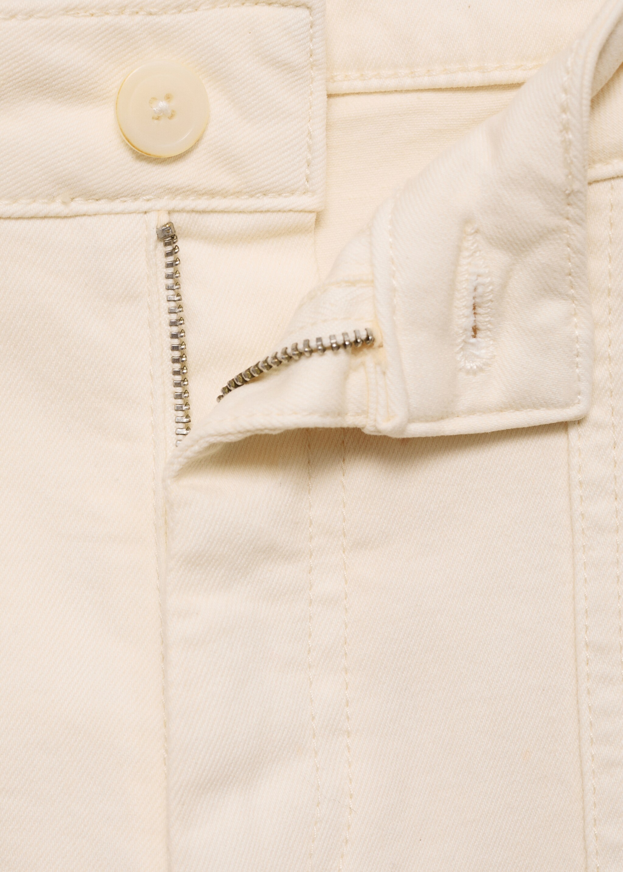 Culotte-Jeans mit Taschen - Detail des Artikels 8, Ecru. Ref: 87001090-00.