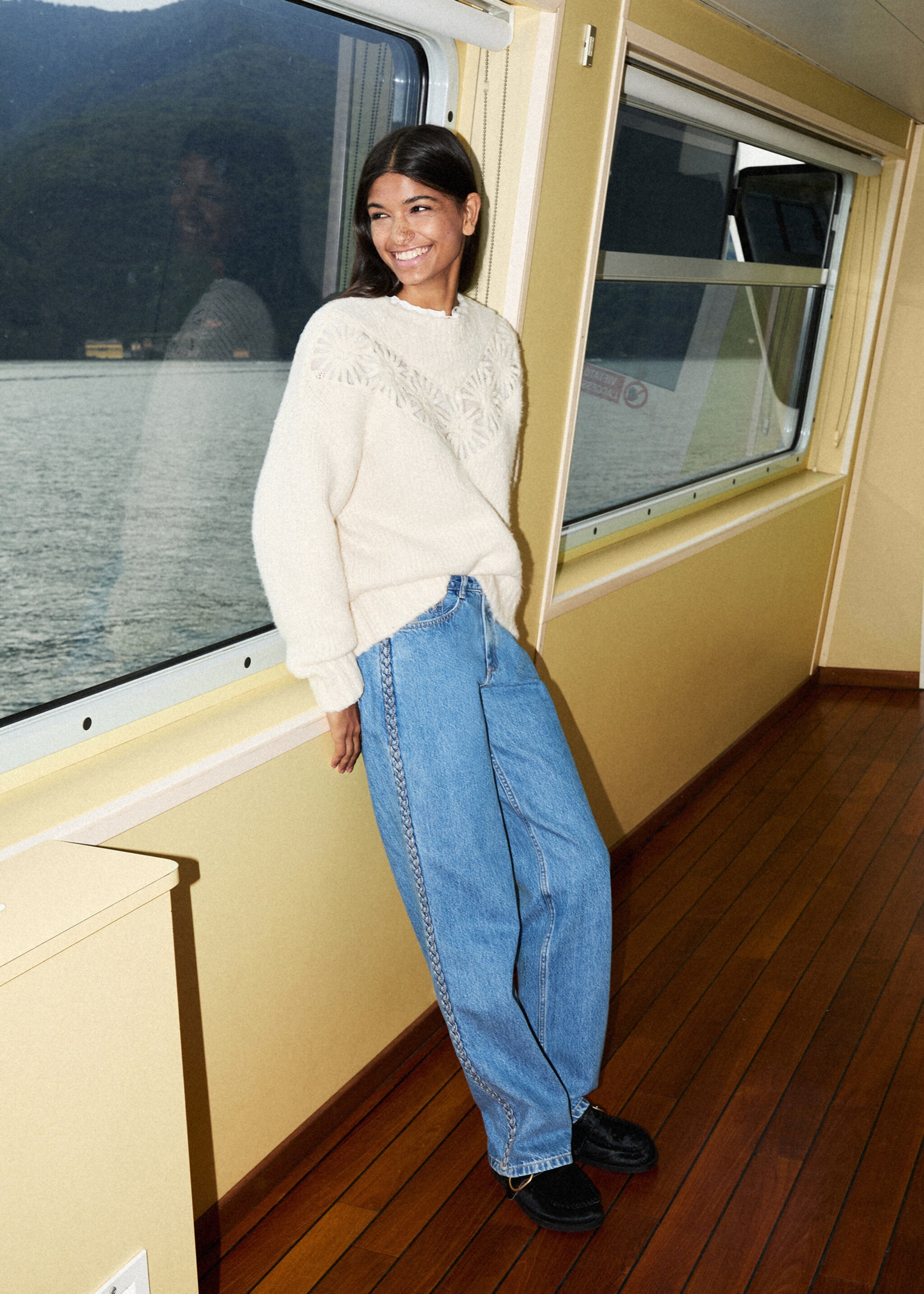 Jeans with braided sides - Details of the article 5, Medium Blue. Ref: 87001092-00.