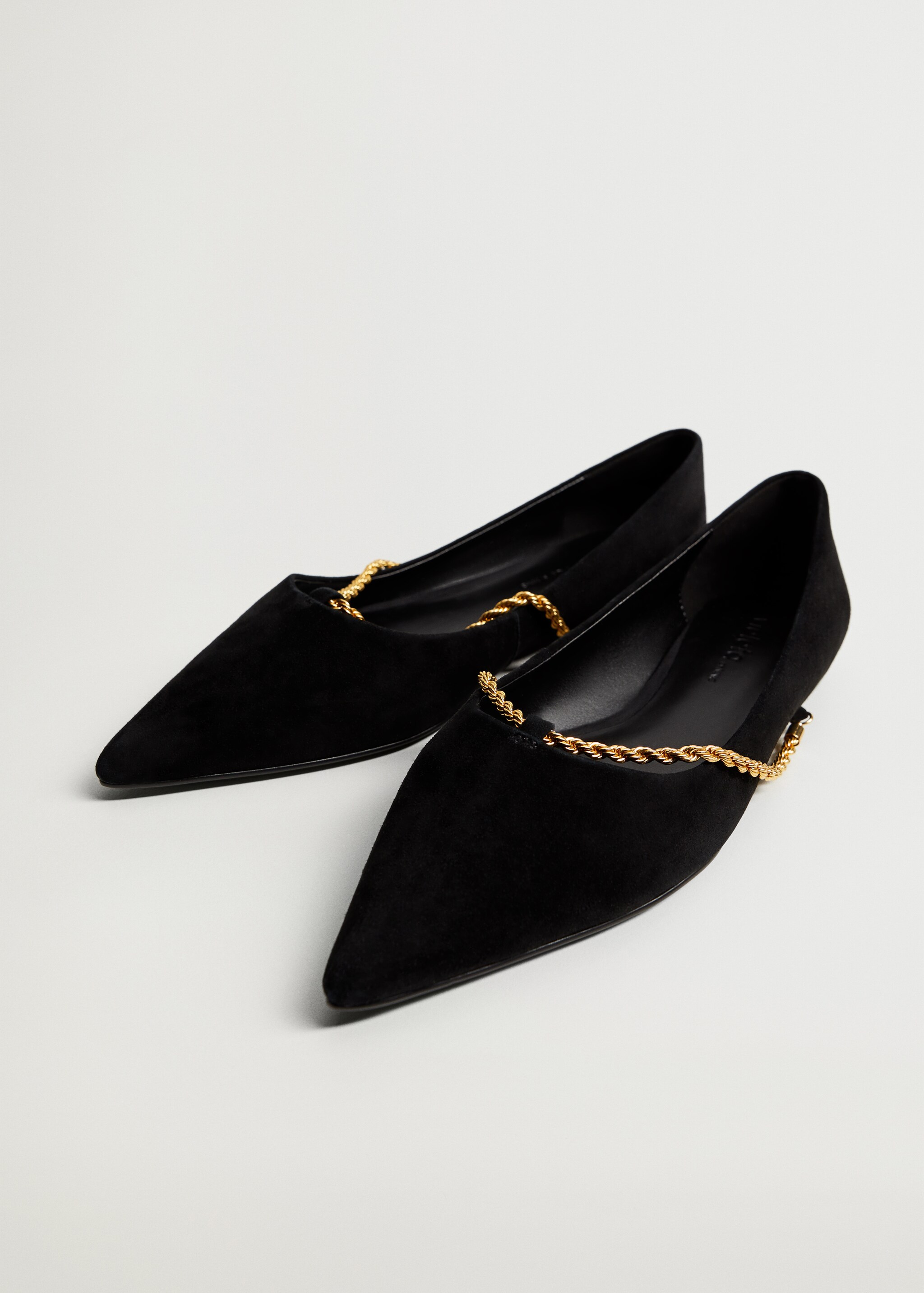 Lederschuh mit Kettendetail - Mittlere Ansicht