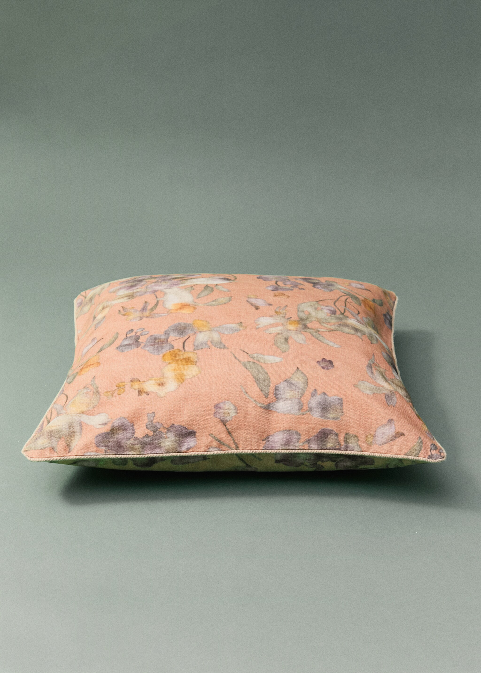 Cushion cover with floral-print trim 45x45 cm - Details of the article 6, Peach. Ref: 87002029-00.