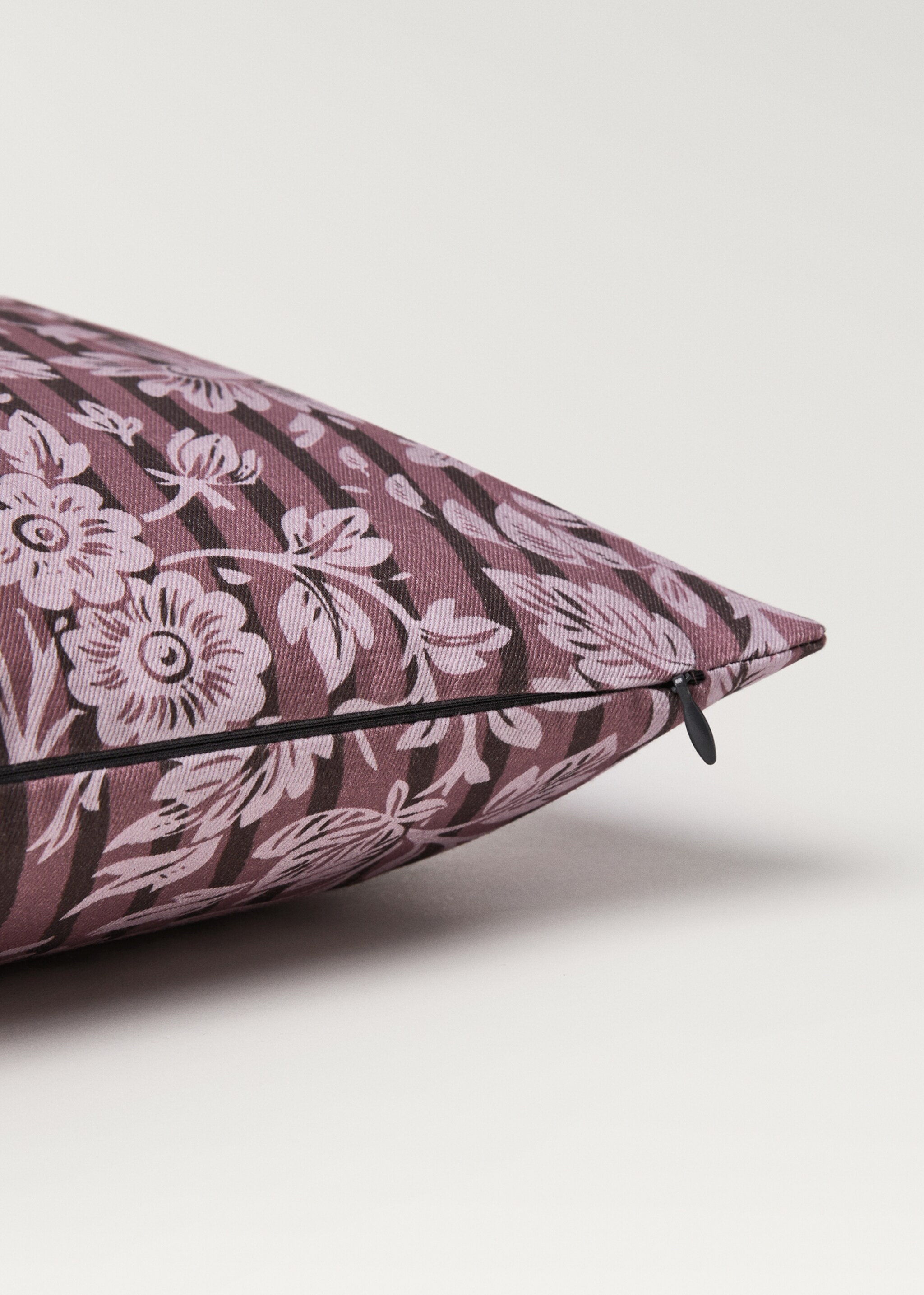 Kuddfodral med blom- och randtryck 45x45 cm - Detaljer om artikeln 2, Rosa. Ref: 87002034-00.