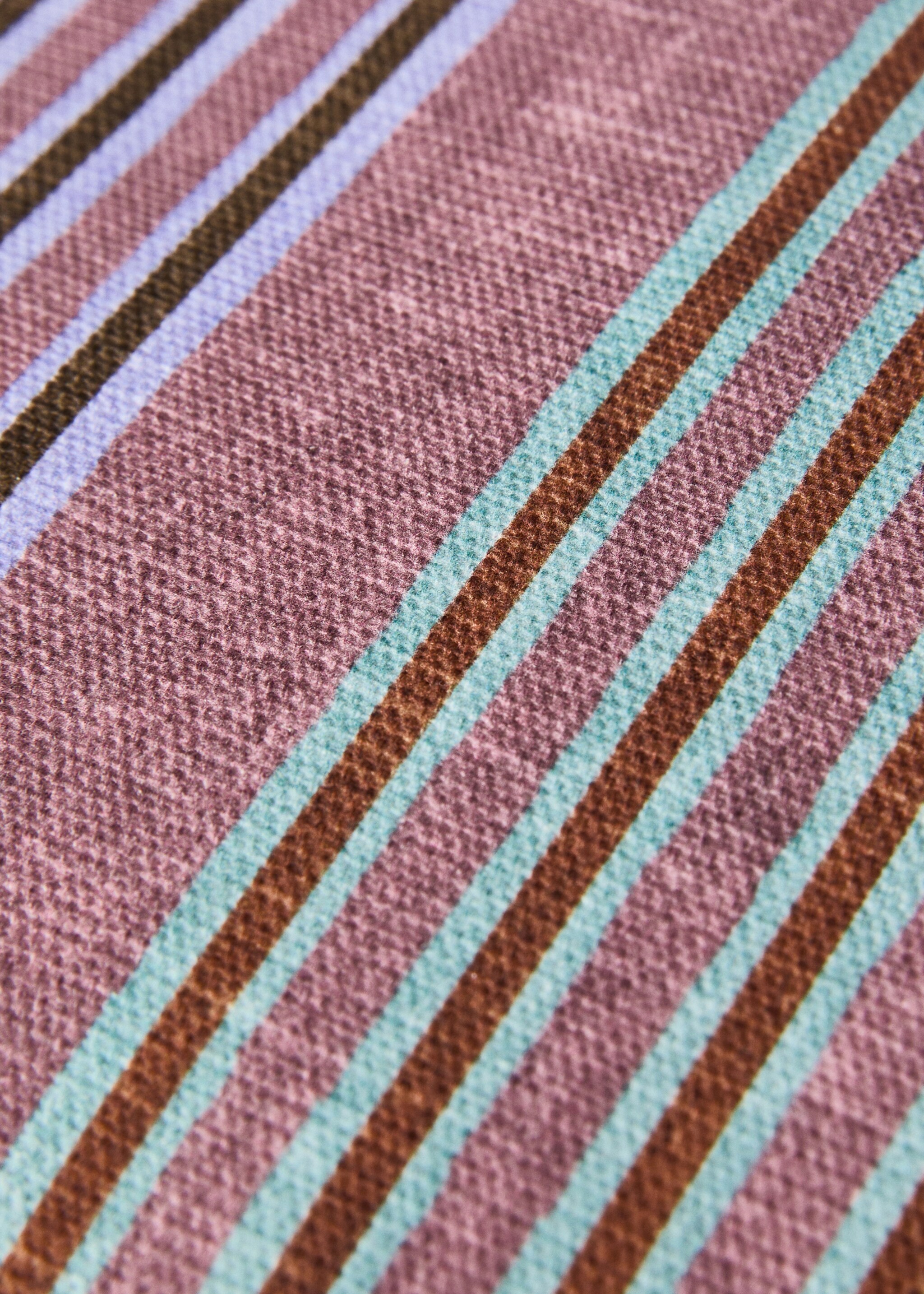 Kuddfodral med konstrasterande kant och flerfärgade ränder 30x50 cm - Detaljer om artikeln 1, Mellanrosa. Ref: 87002035-00.