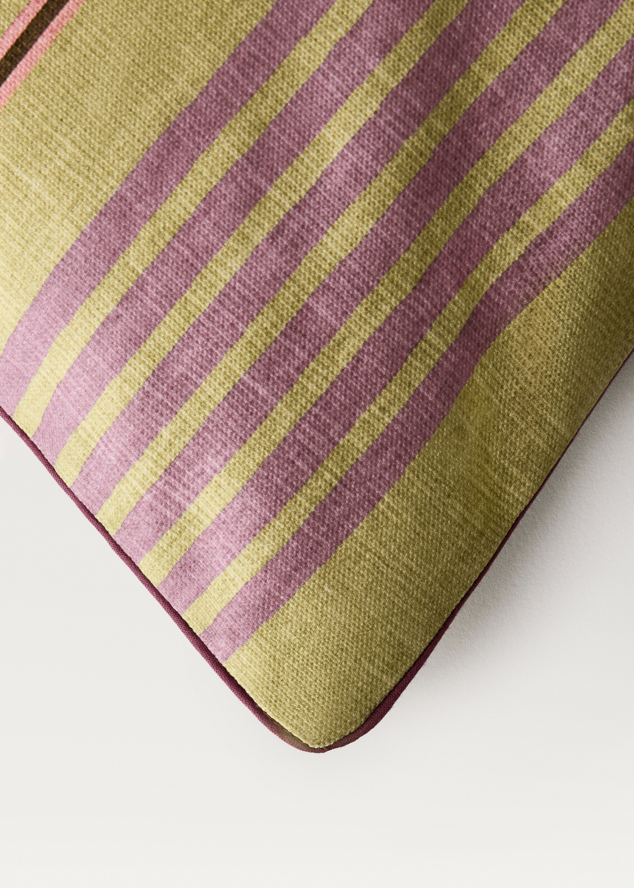 Vícebarevný povlak na polštářek s kontrastním lemováním 40 x 60 cm - Detail zboží 3, Limetka. Ref: 87002036-00.