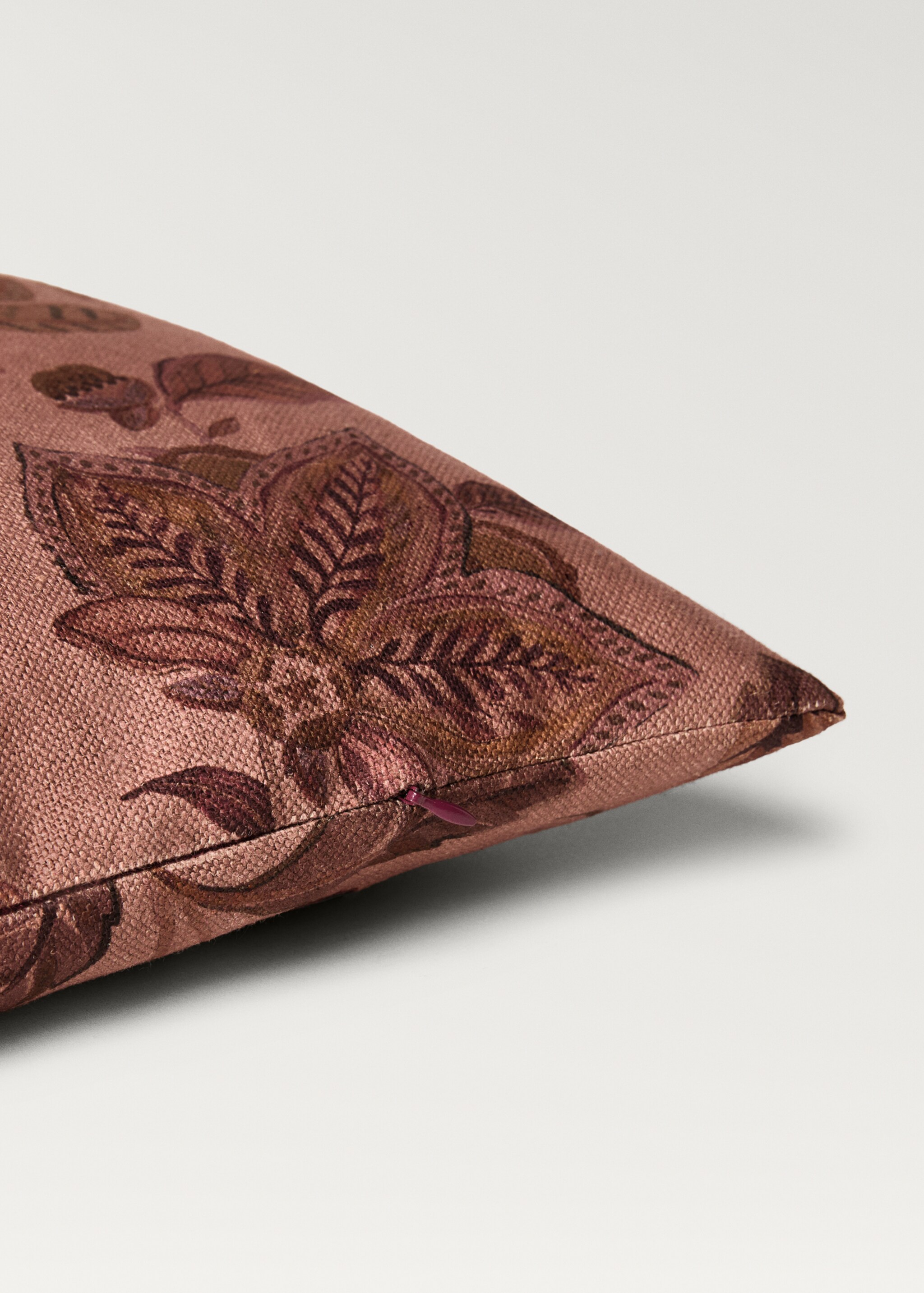 Linen floral-print cushion cover 40x60 cm - Details of the article 1, Medium Pink. Ref: 87002038-00.