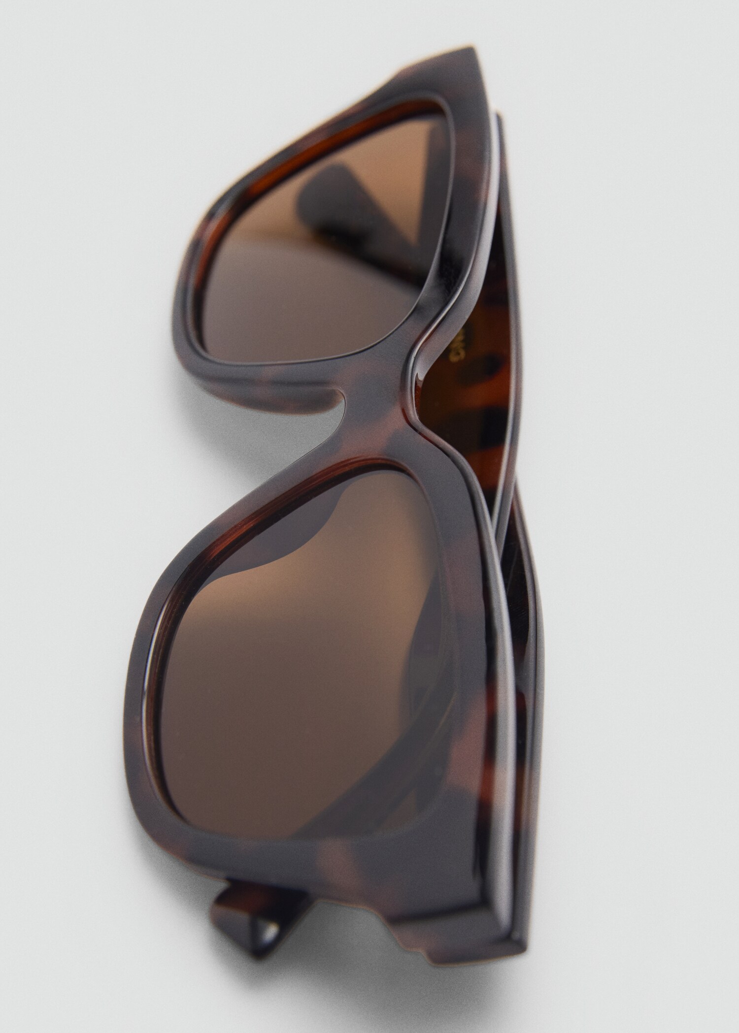 Resin frame sunglasses - Details of the article 2