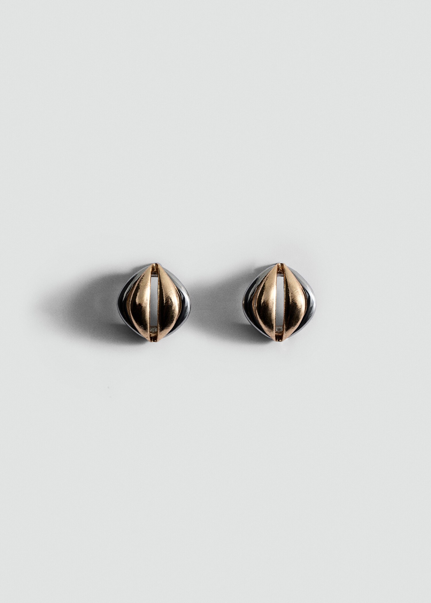 Two-tone earrings - Article without model