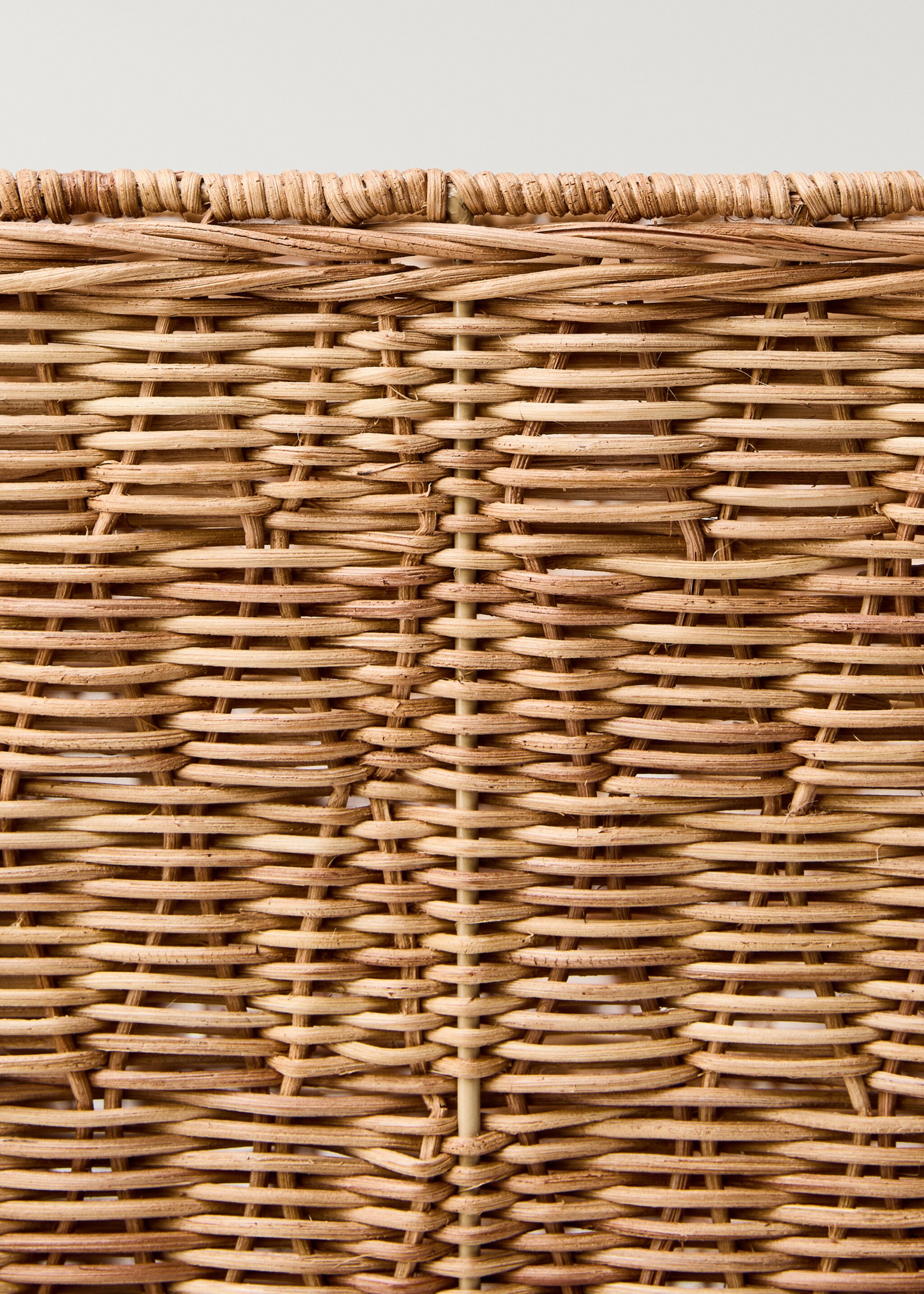 Medium square rattan basket - Details of the article 2, Brown. Ref: 87002905-00.