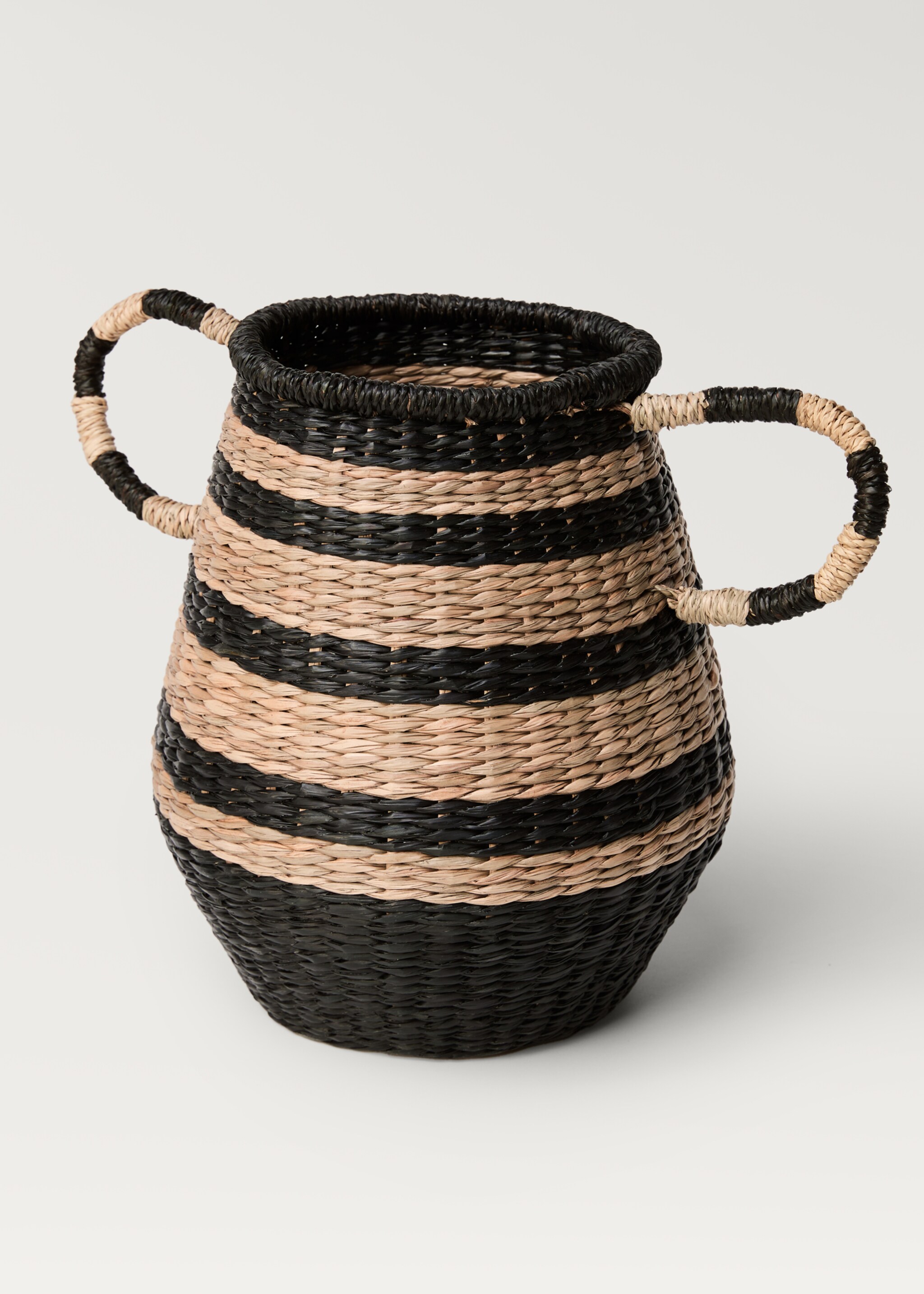 Natural fibre basket with stripe design - Details of the article 2, Brown. Ref: 87002911-00.