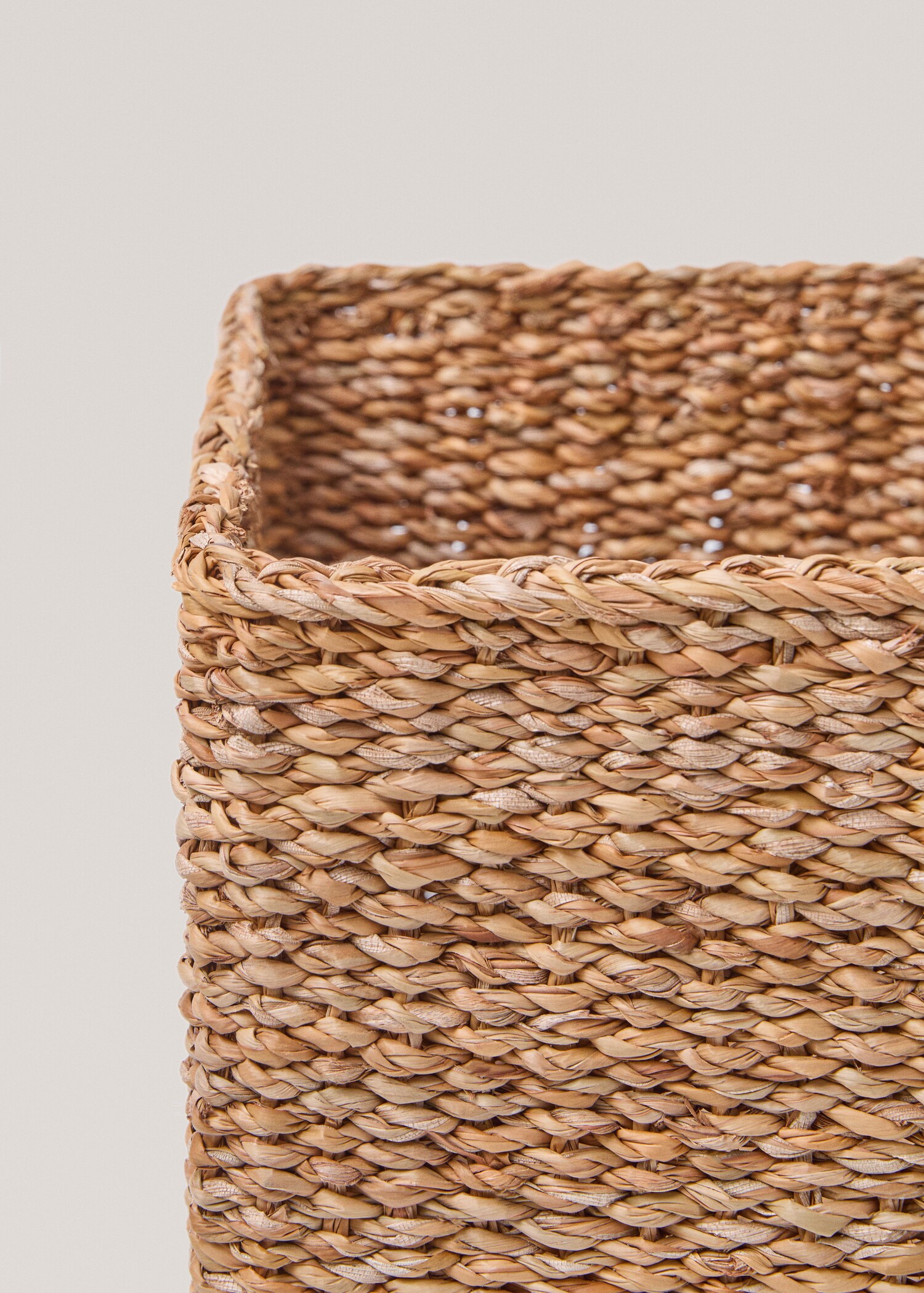 Large square seagrass basket with lid - Details of the article 3