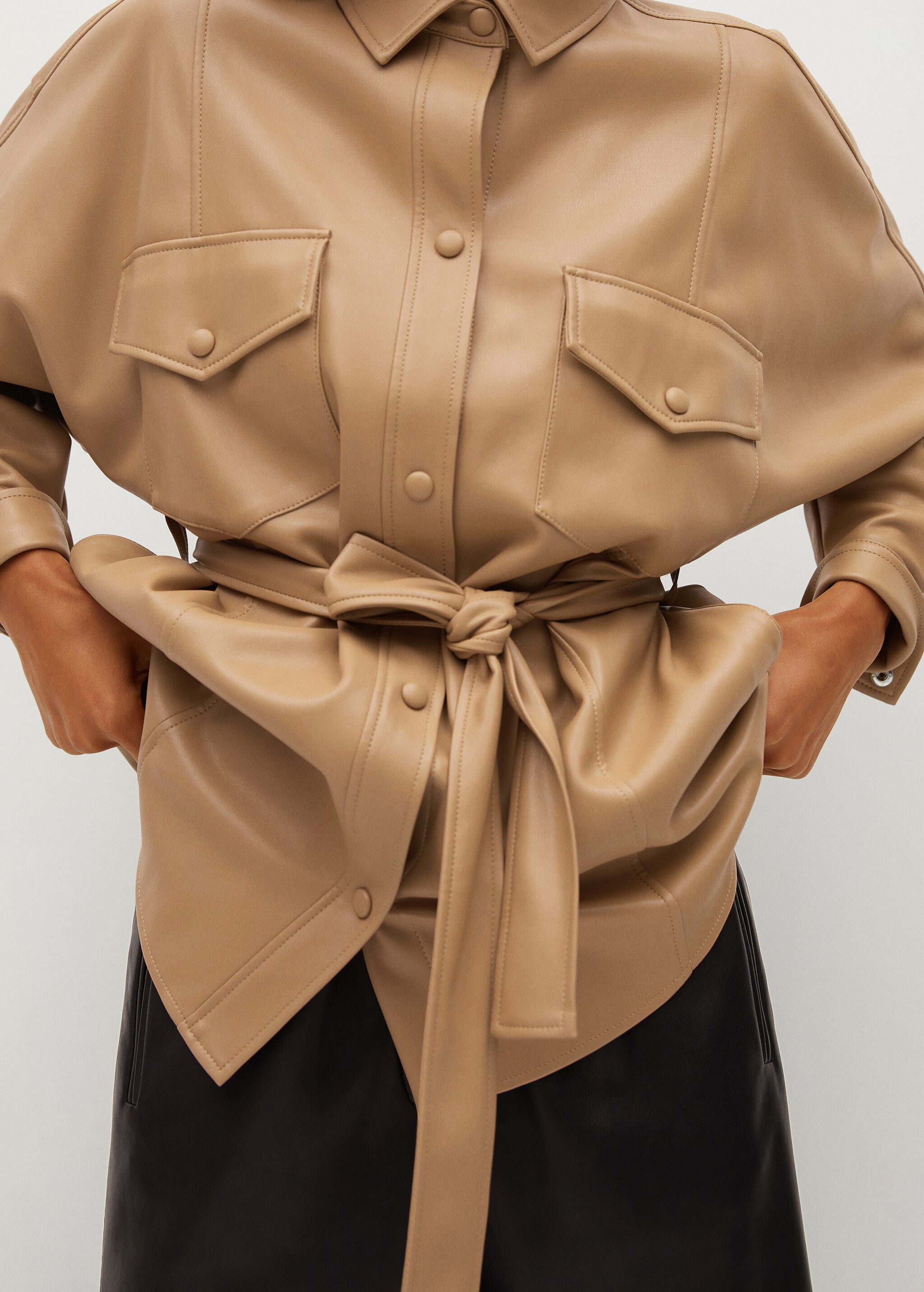 Sobrecamisa efecto piel cinturón - Detalle del artículo 3