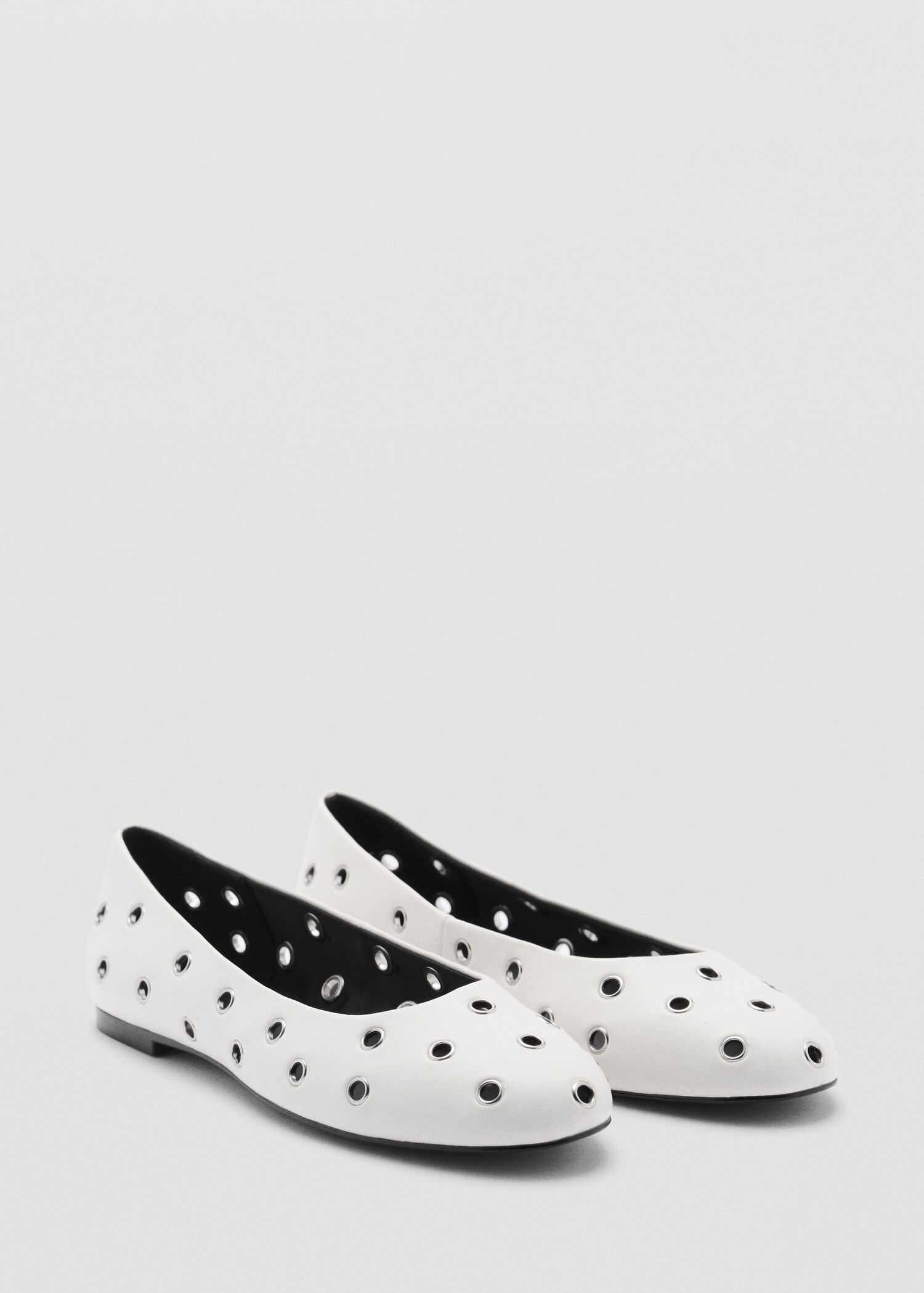 Ballerines perforées - Plan moyen