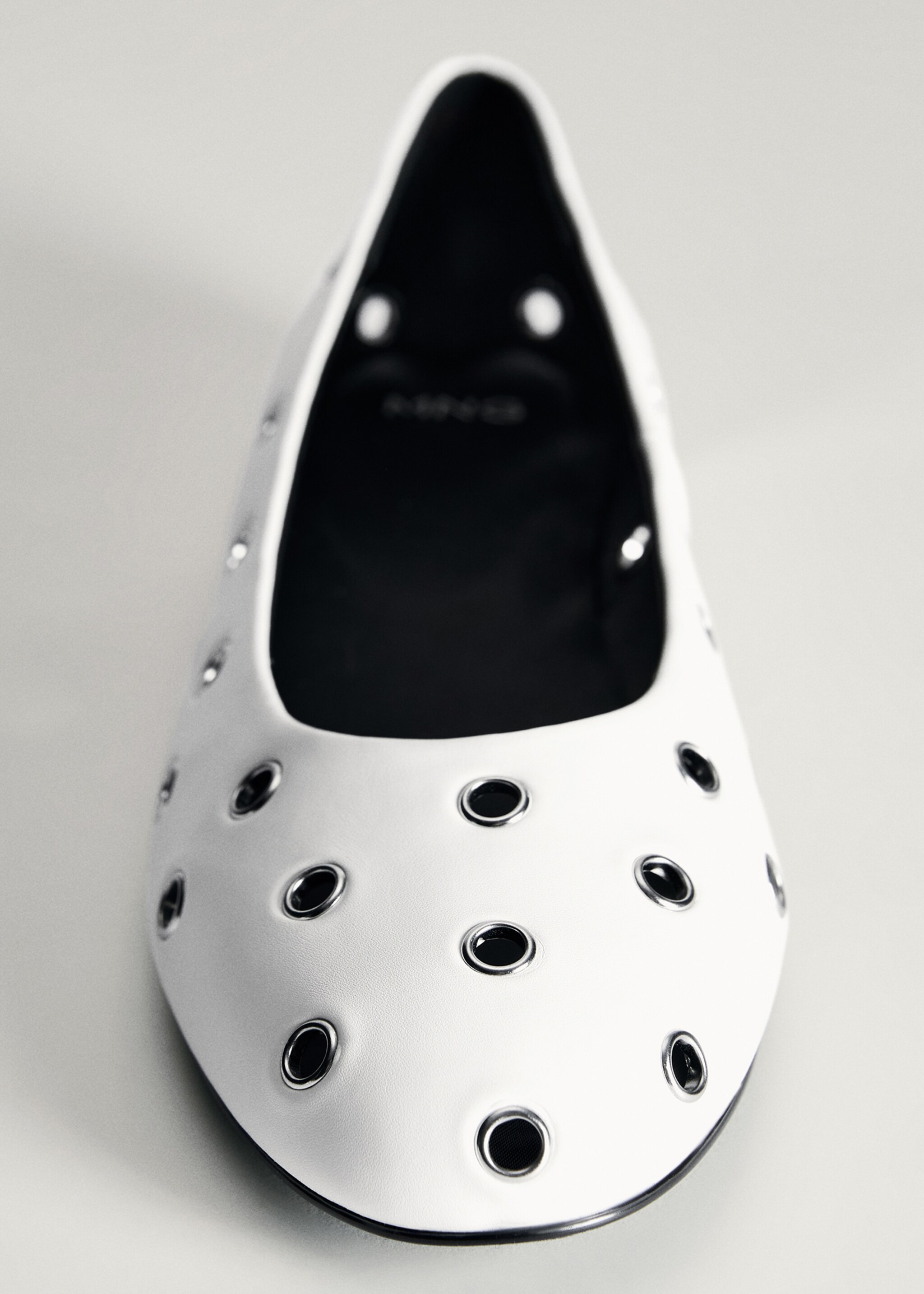 Ballerines perforées - Détail de l'article 5, Blanc. Ref: 87003277-00.