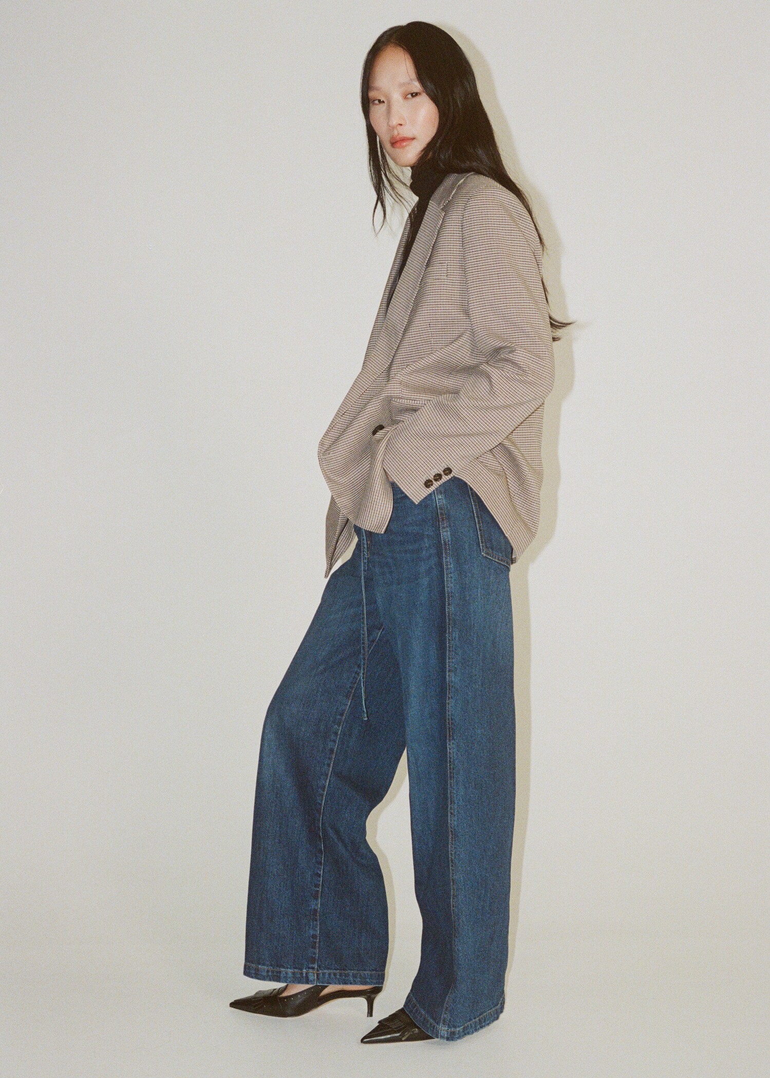 Wide-leg jeans with belt - Details of the article 6