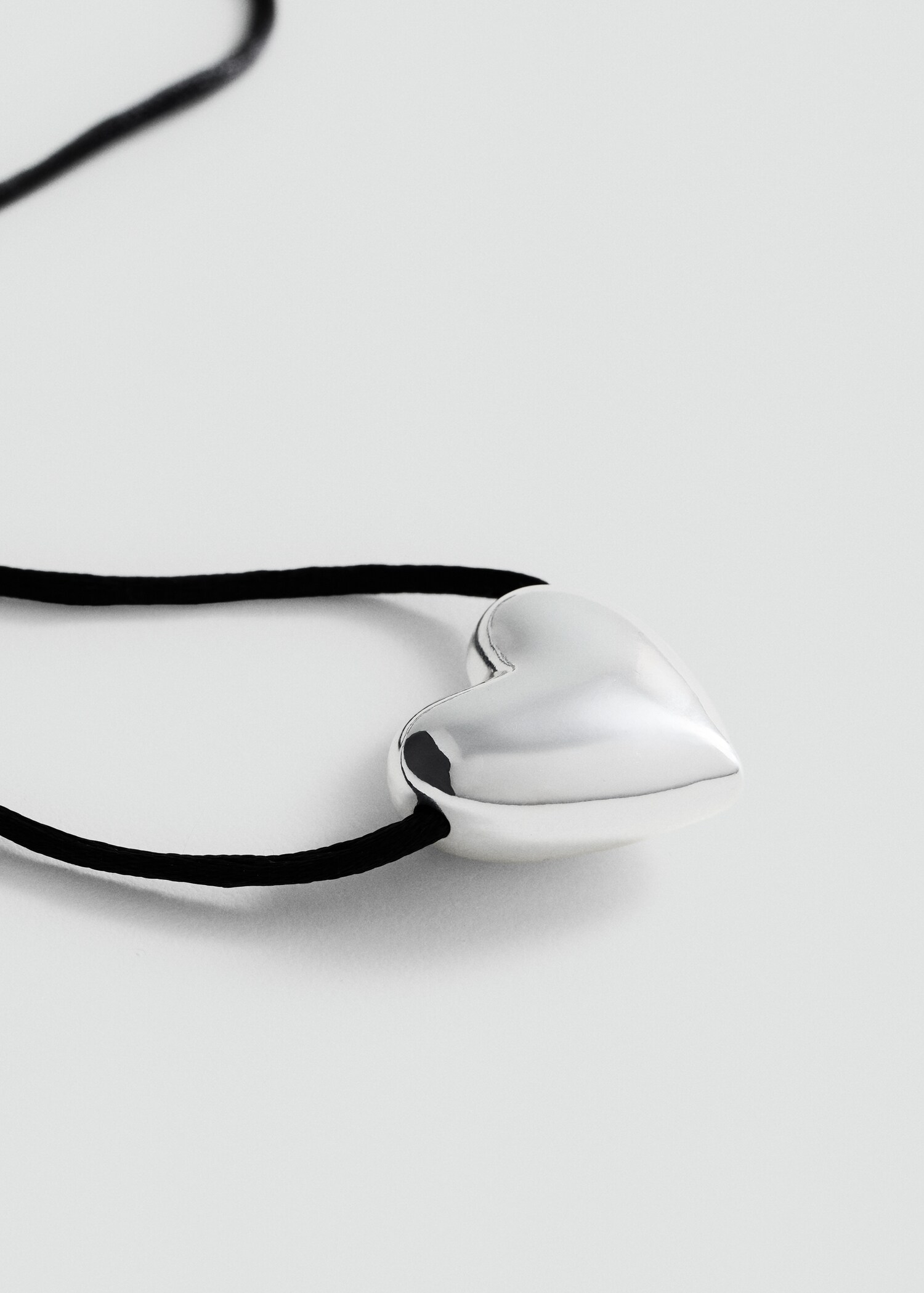 Heart cord necklace - Medium plane