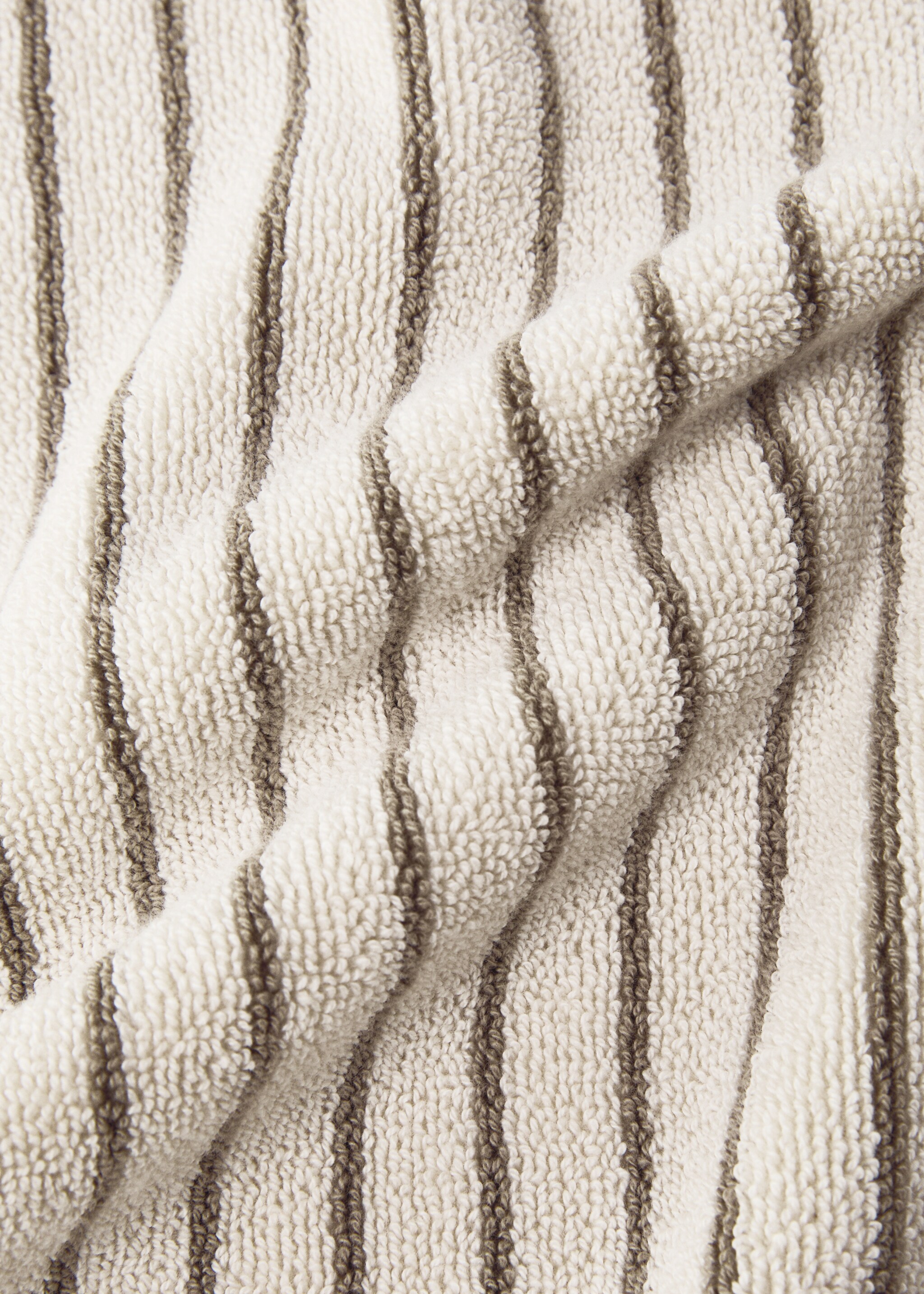 Two-tone striped guest towel - Details of the article 1, Beige. Ref: 87003321-00.