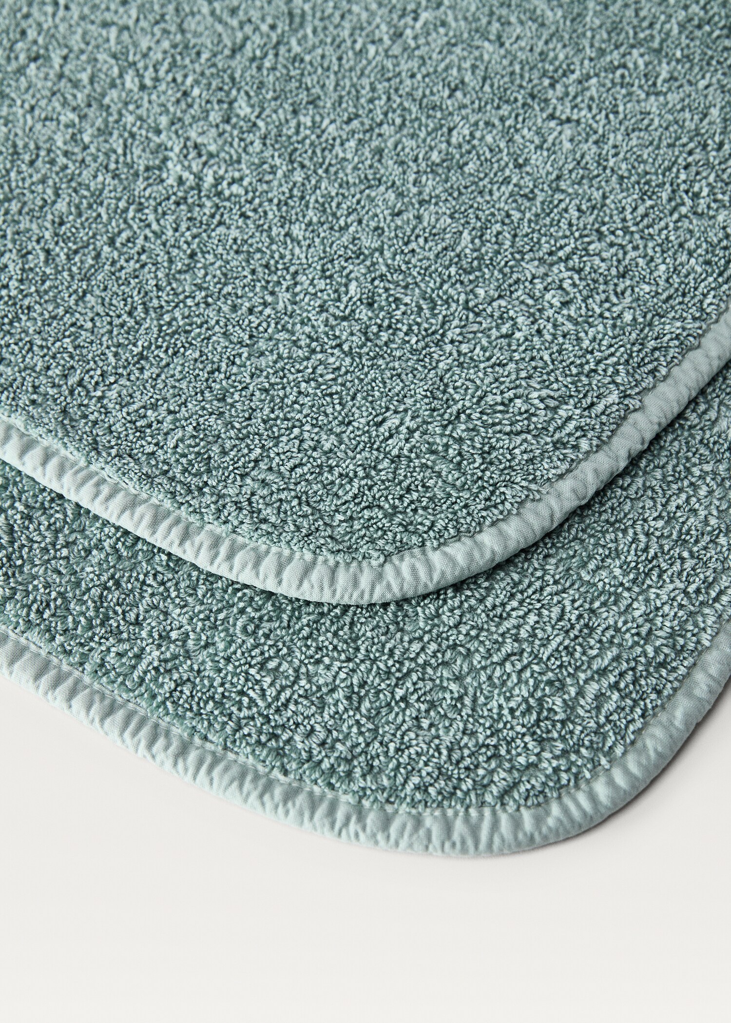 Washbasin towel with dyed piece - Details of the article 2