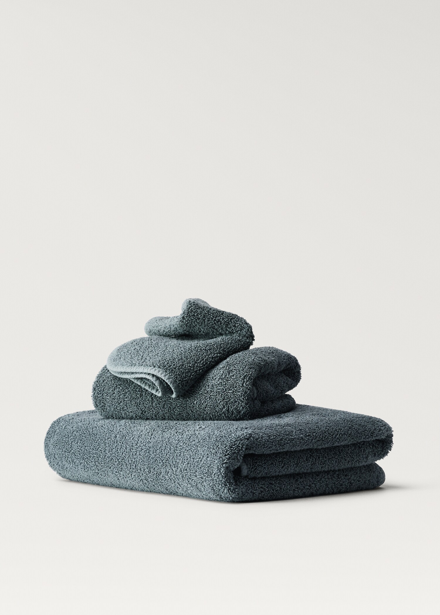 Washbasin towel with dyed piece - Article without model