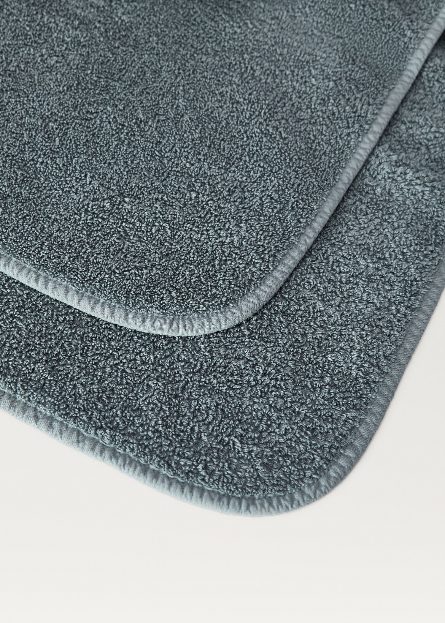 Washbasin towel with dyed piece - Details of the article 2