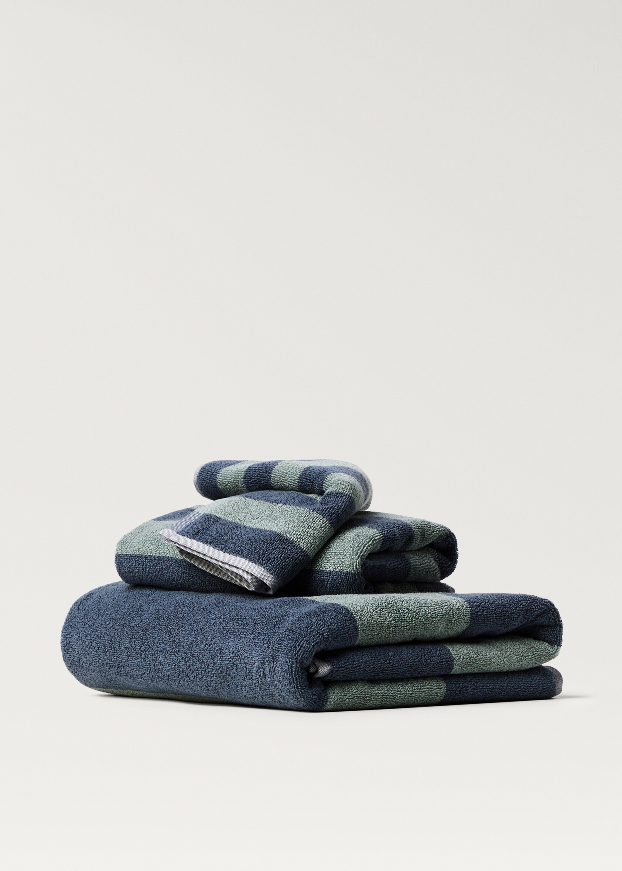 Two-tone striped towel - Article without model, Blue. Ref: 87003339-00.