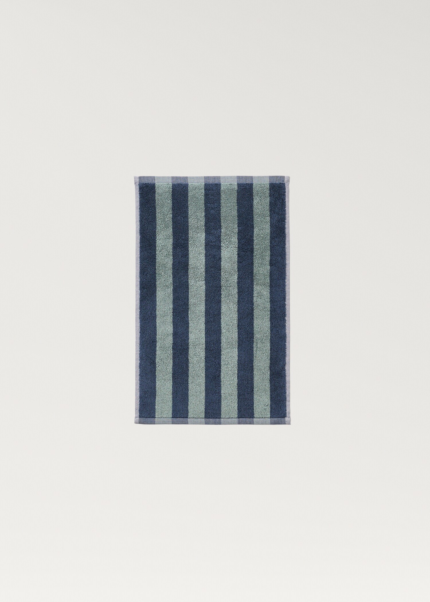 Two-tone striped towel - Details of the article 3