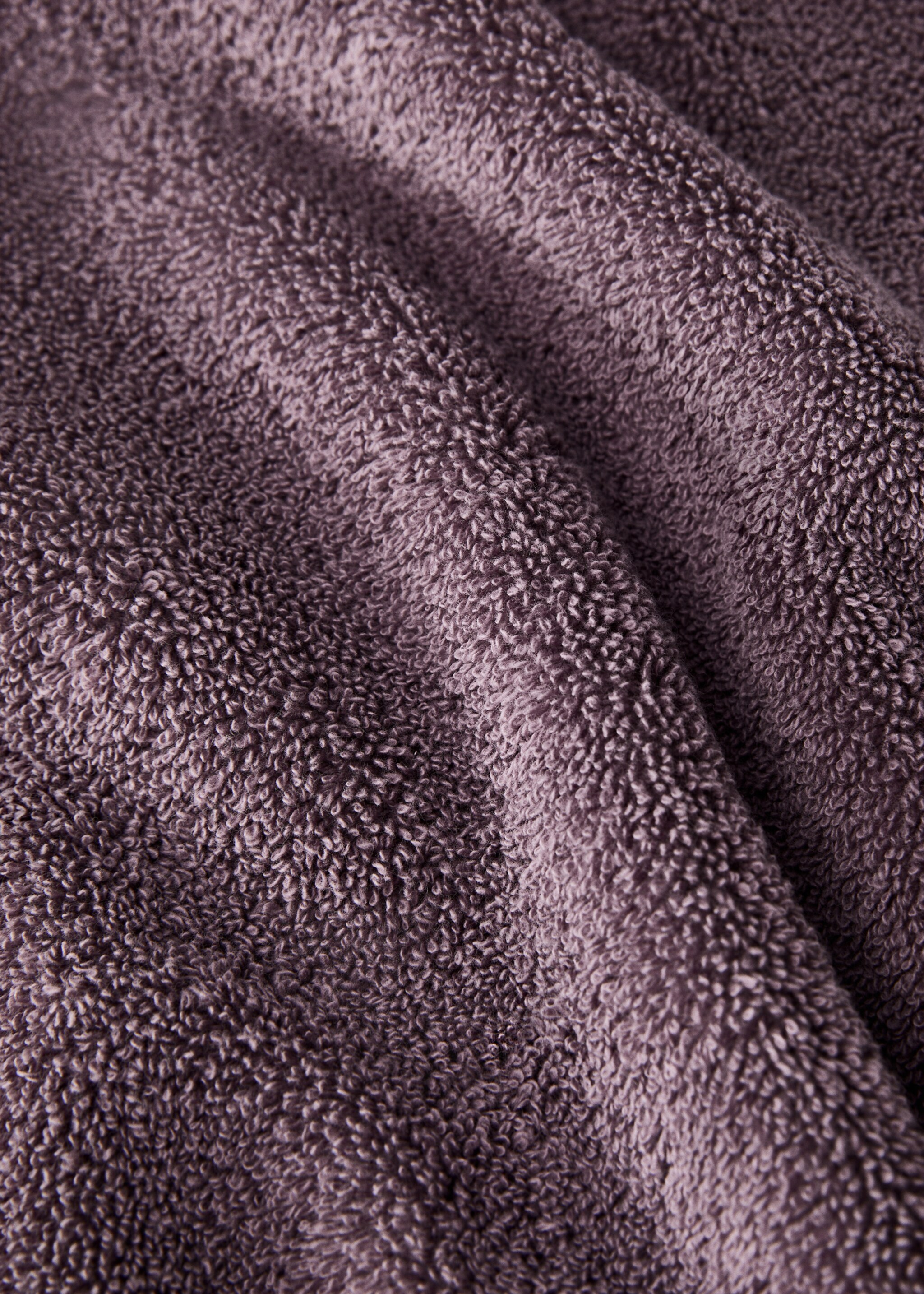 Soft cotton washbasin towel - Details of the article 2, Plum. Ref: 87003358-00.