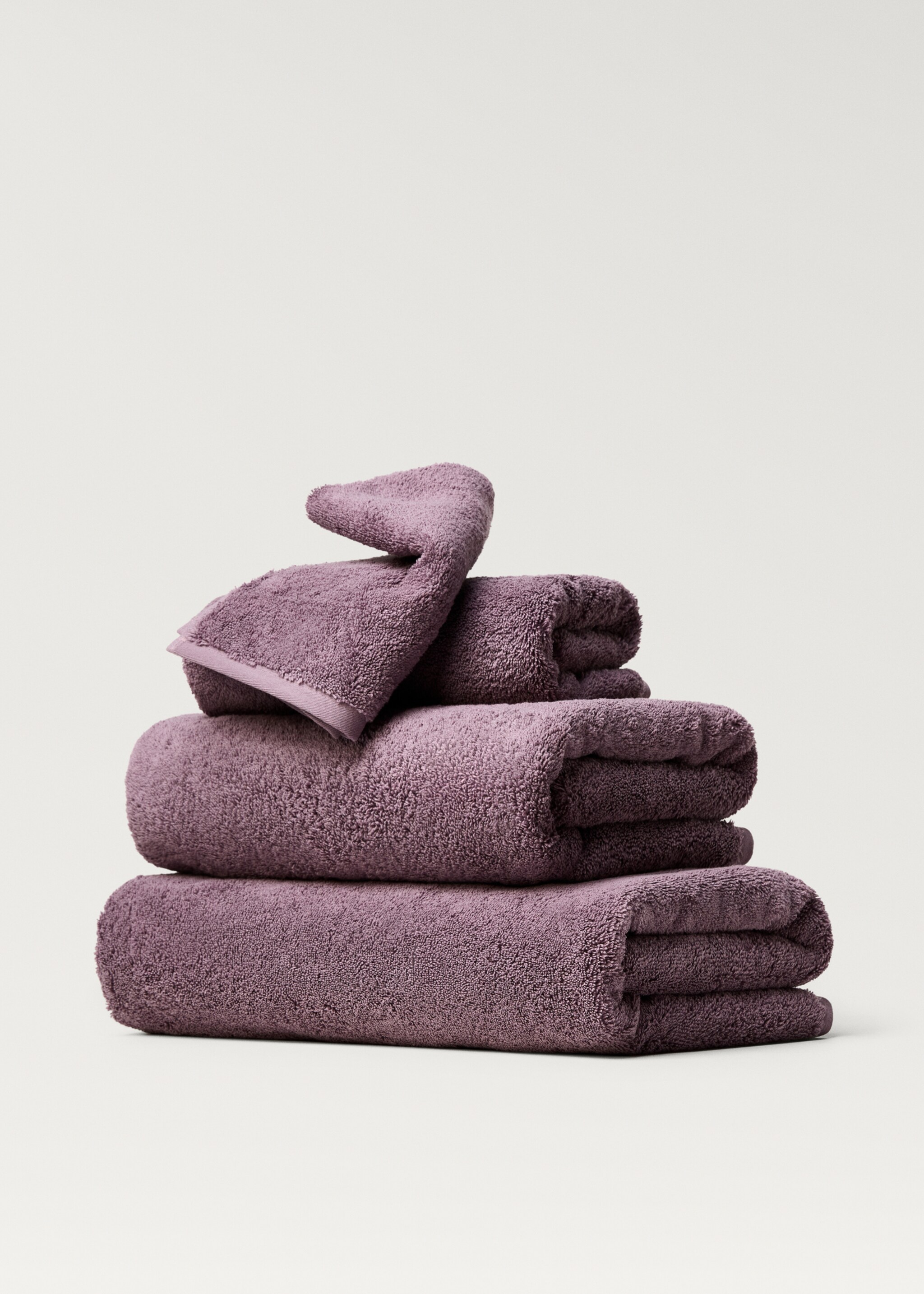 Soft cotton washbasin towel - Details of the article 4, Plum. Ref: 87003358-00.