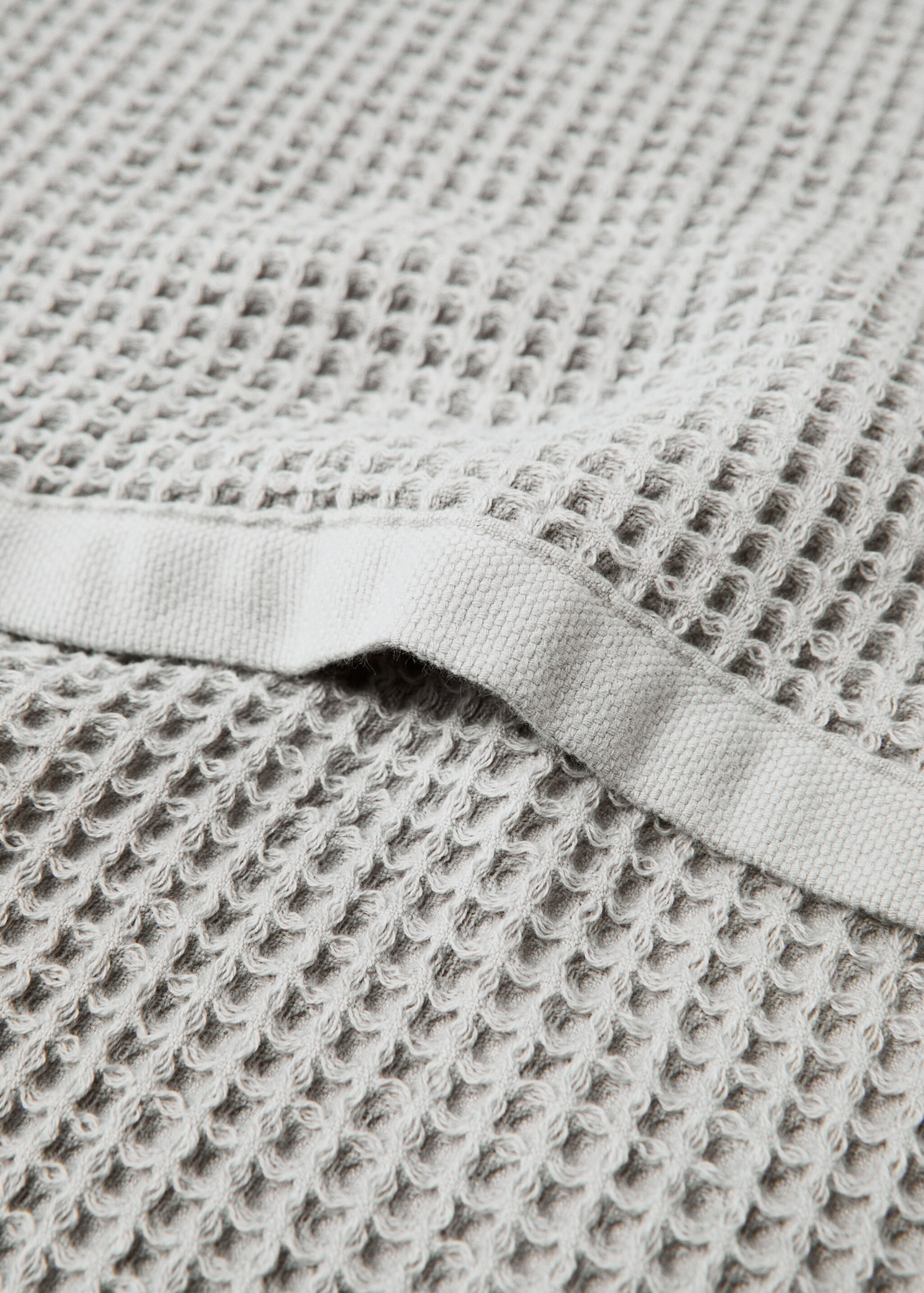 100% cotton waffle bath towel 50x90cm - Details of the article 1, Grey. Ref: 87003380-00.