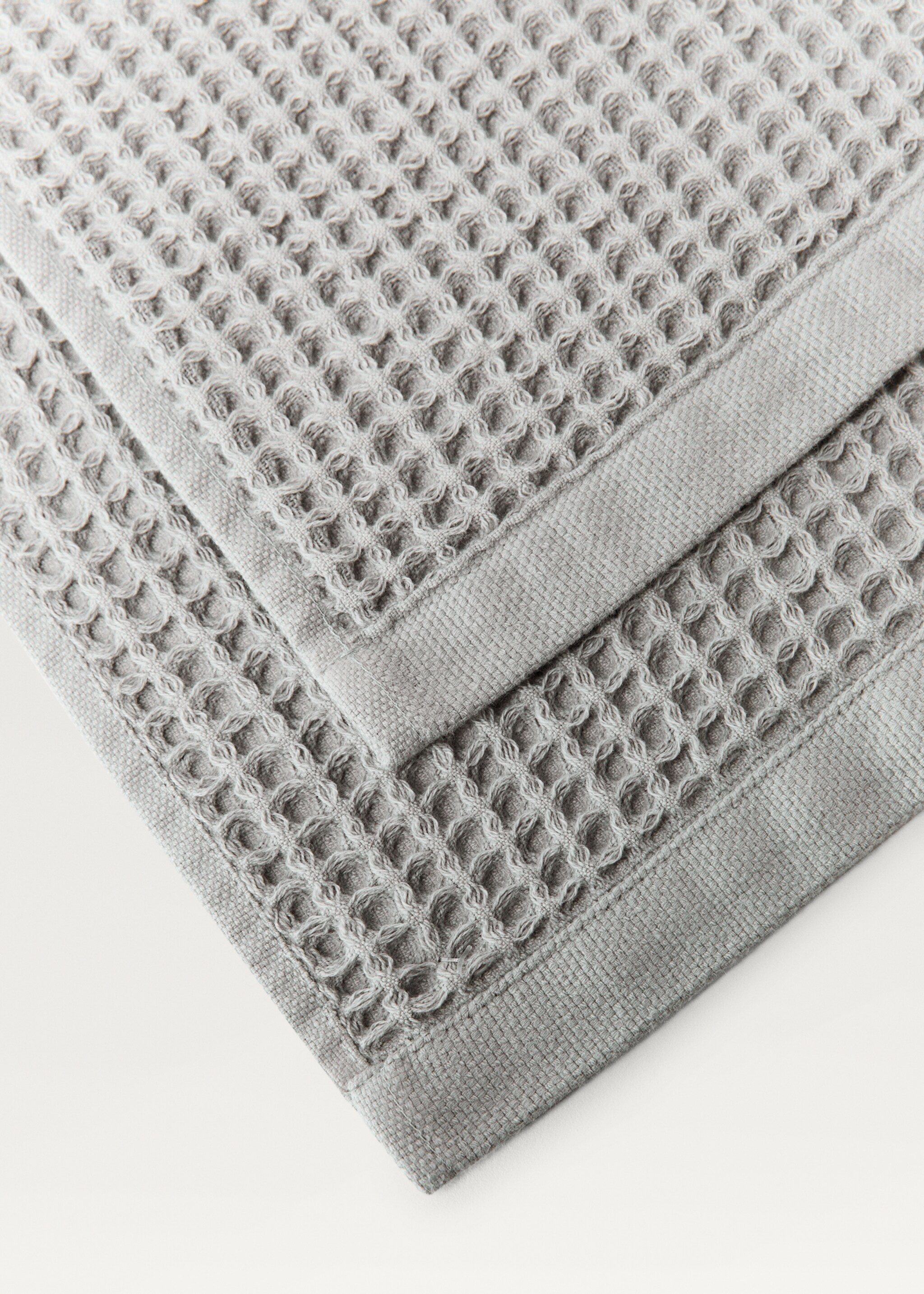 100% cotton waffle bath towel 50x90cm - Details of the article 2, Grey. Ref: 87003380-00.