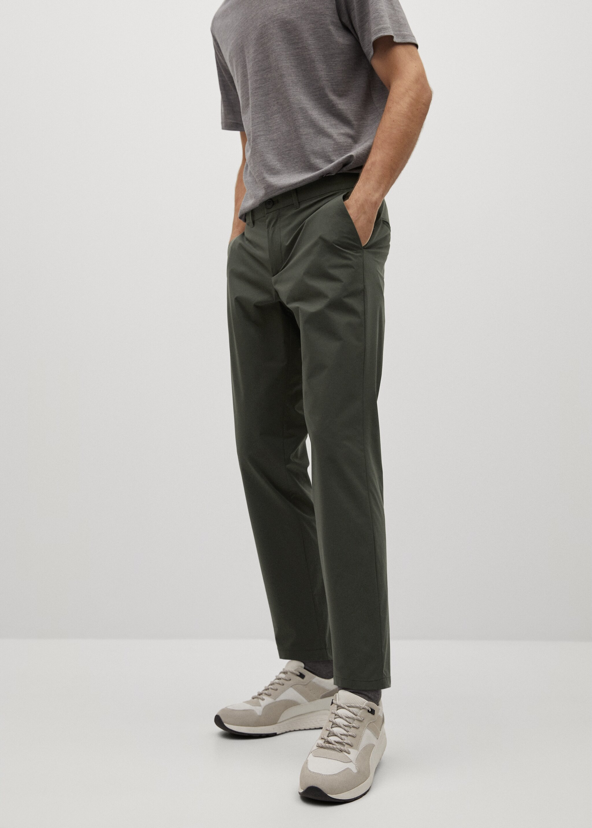 Pantalón slim fit empacable - Plano medio