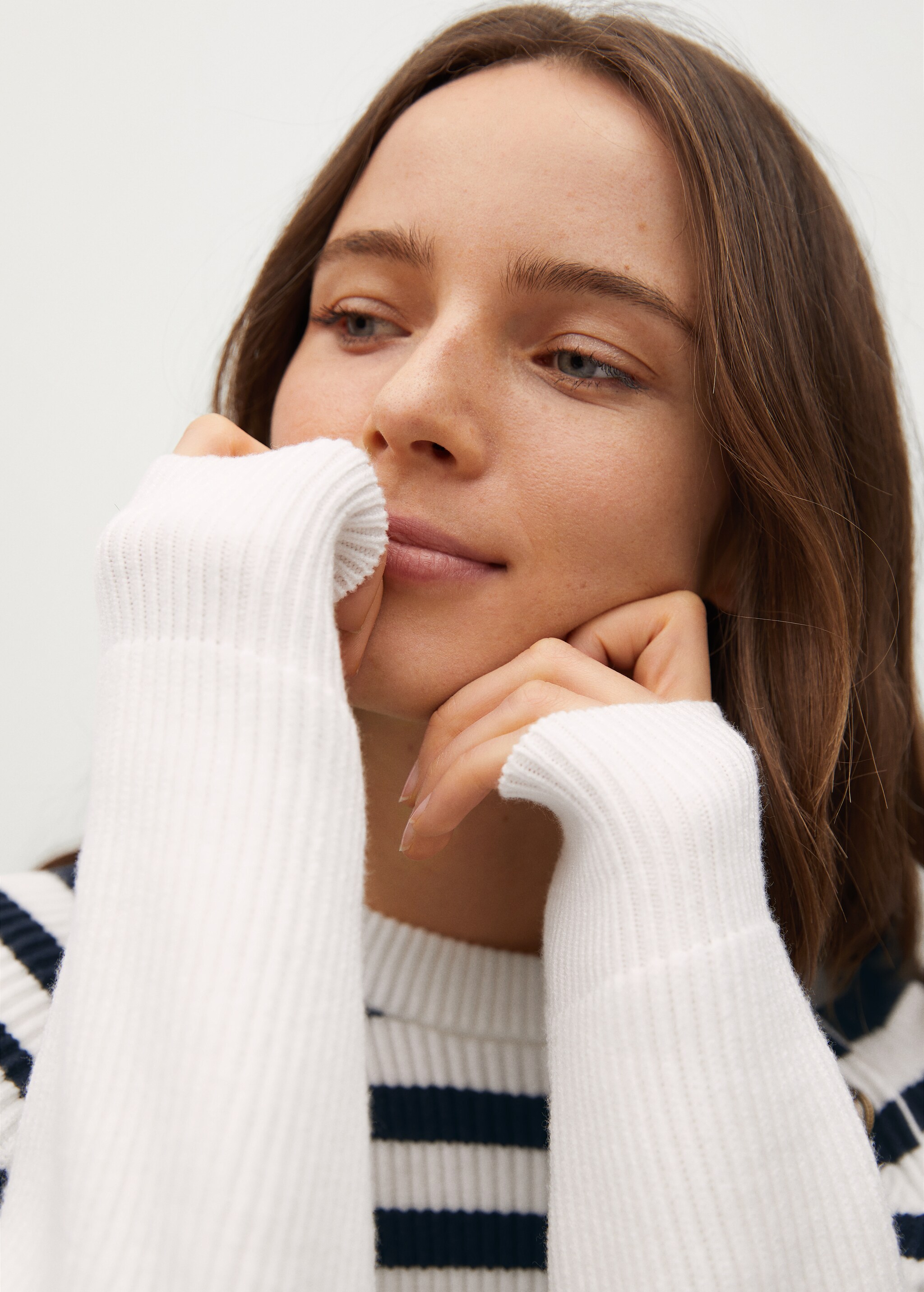 Buttoned striped sweater - Details of the article 2