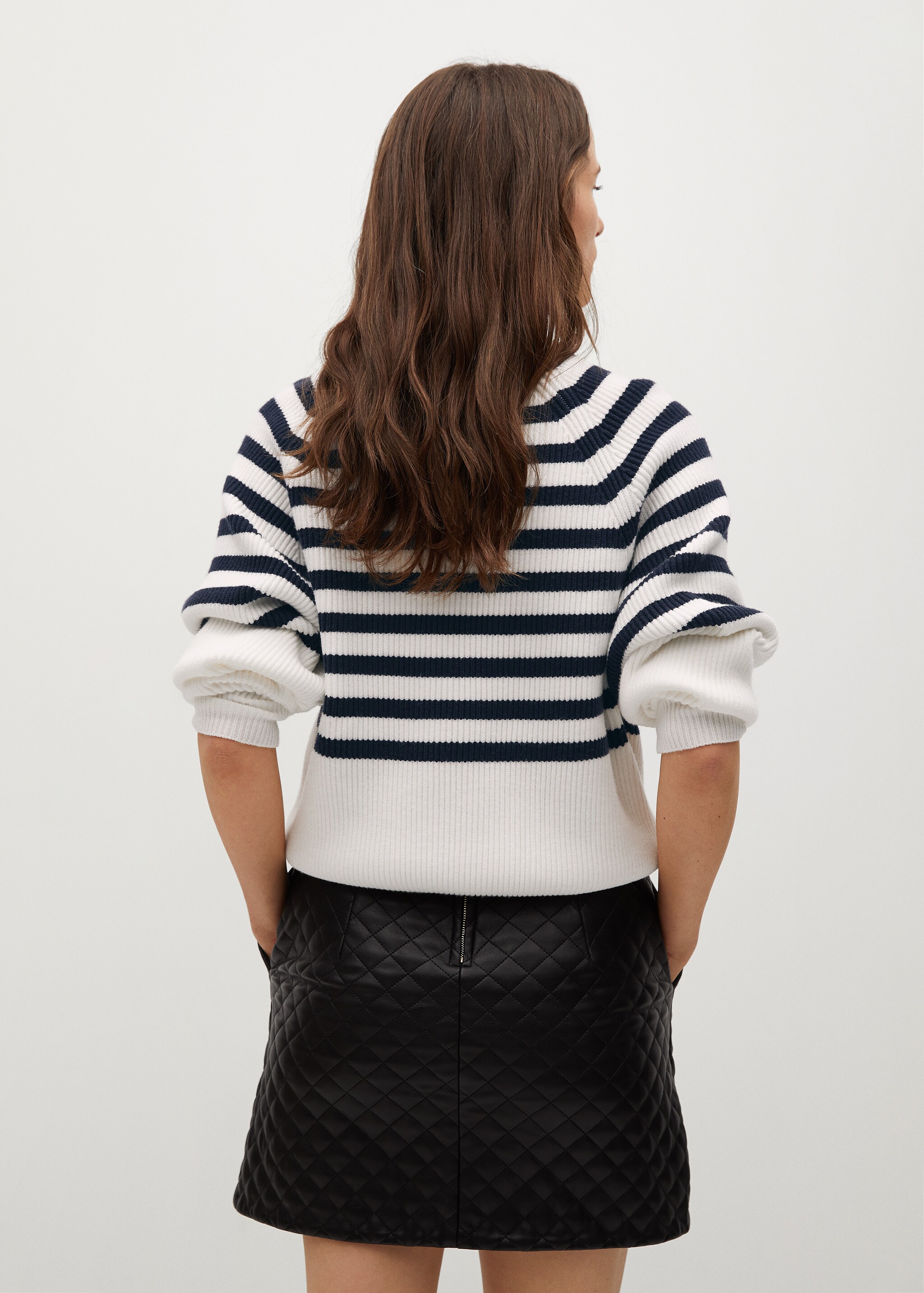 Buttoned striped sweater - Reverse of the article