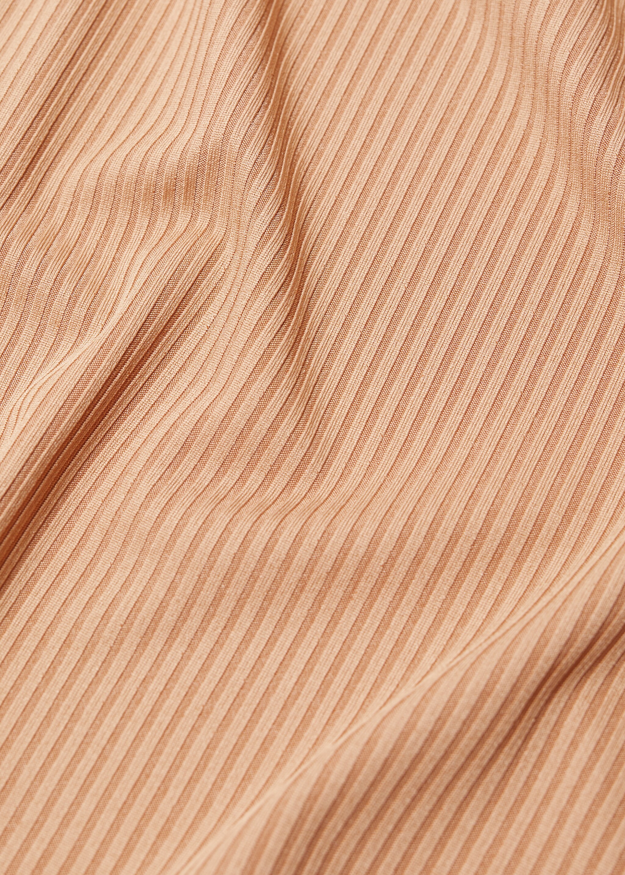 Asymmetric design top - Details of the article 8