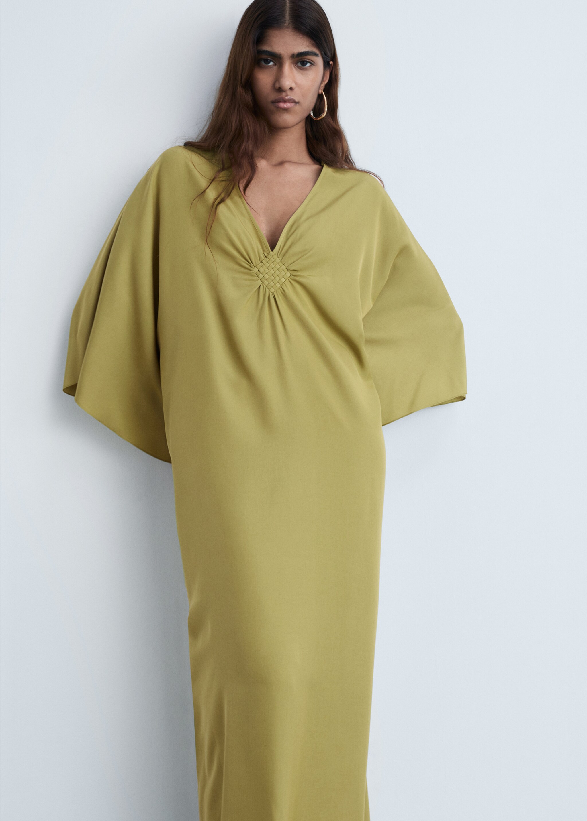 Flared-sleeve satin dress - Medium plane, Olive Green. Ref: 87004070-00.